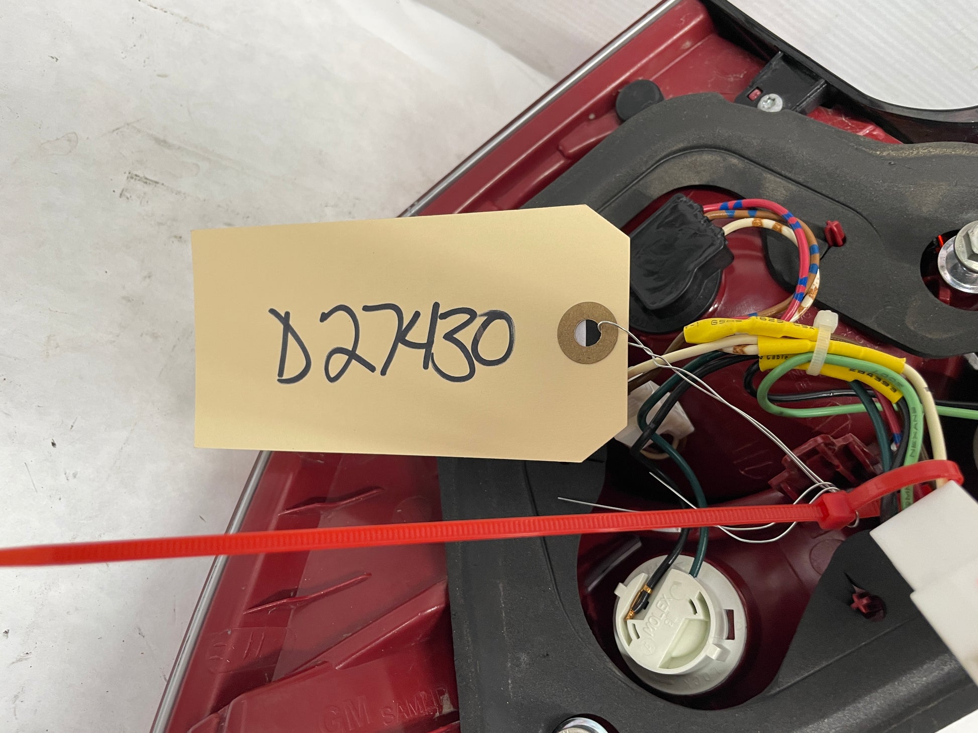 2009 Pontiac G8 RH Passenger Tail Light Taillight Lamp OEM - Day's Parts Yard