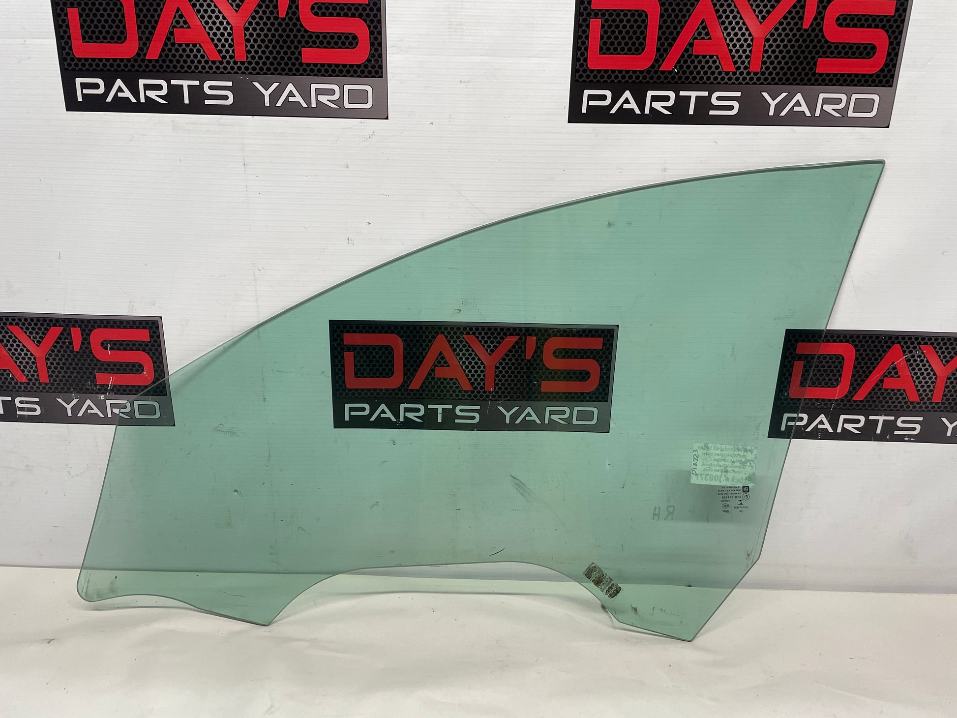 2015 Chevy SS Sedan RH Passenger Front Door Window Glass OEM - Day's Parts Yard