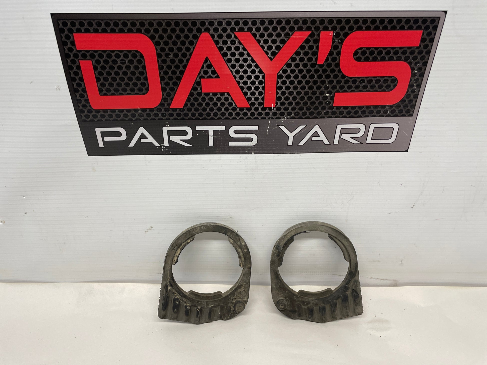 2015 Chevy SS Sedan Rear Cradle Rubber Isolators Set OEM - Day's Parts Yard
