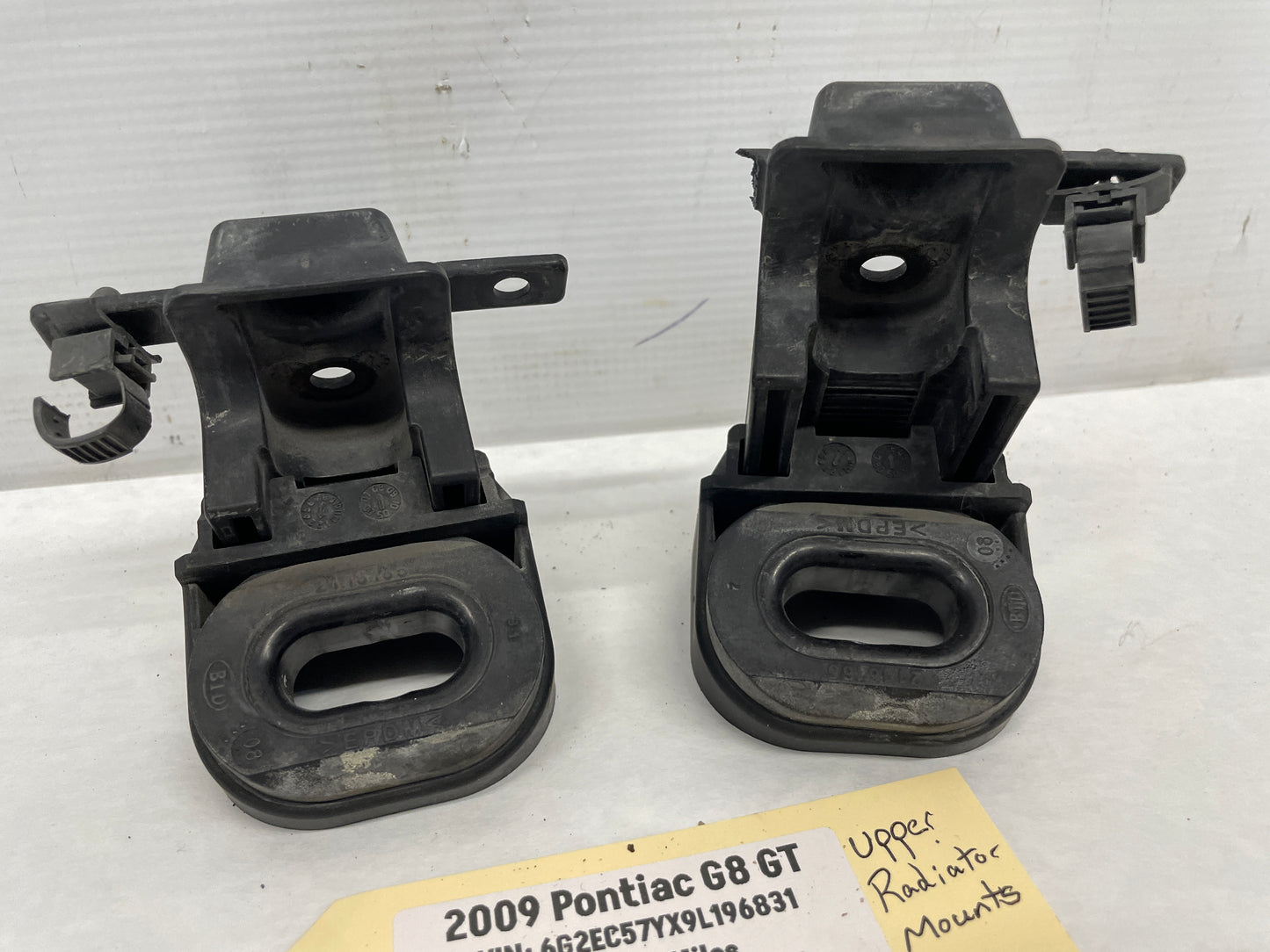 2009 Pontiac G8 GT RH & LH Upper Radiator Bracket Mounts Set OEM - Day's Parts Yard