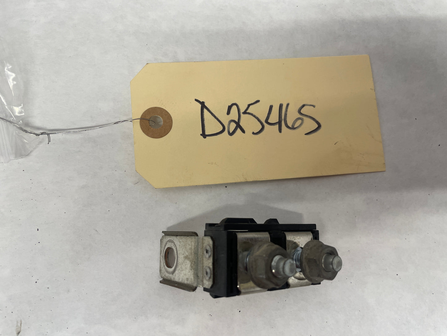 2014 Chevy SS Sedan Jump Starter Post Positive Battery Circuit Fuse OEM - Day's Parts Yard