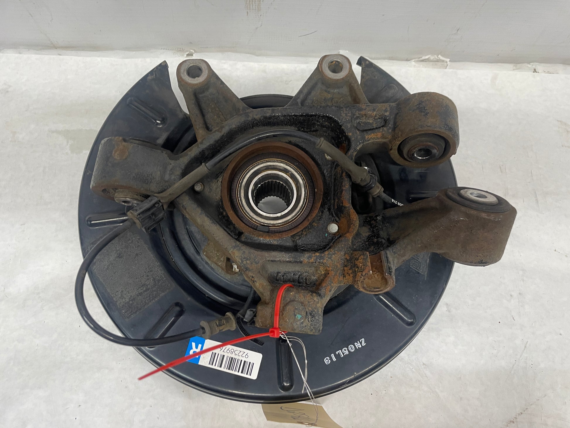 2014 Chevy SS Sedan RH Passenger Rear Spindle Hub Knuckle Assembly OEM - Day's Parts Yard