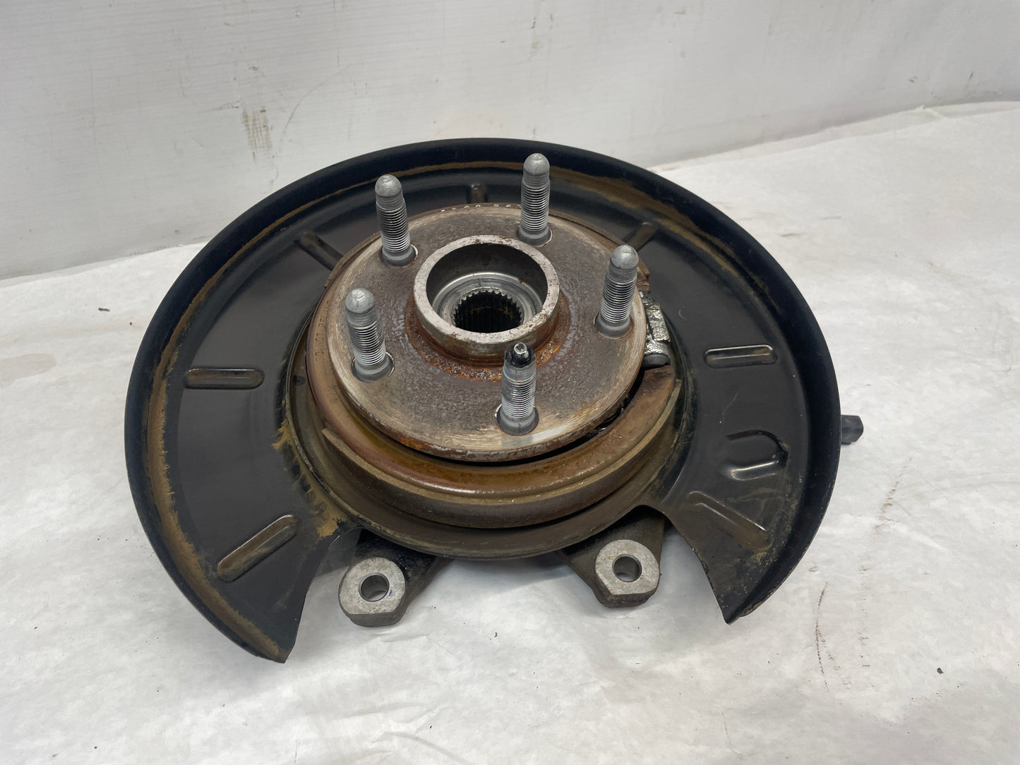 2014 Chevy SS Sedan RH Passenger Rear Spindle Hub Knuckle Assembly OEM - Day's Parts Yard