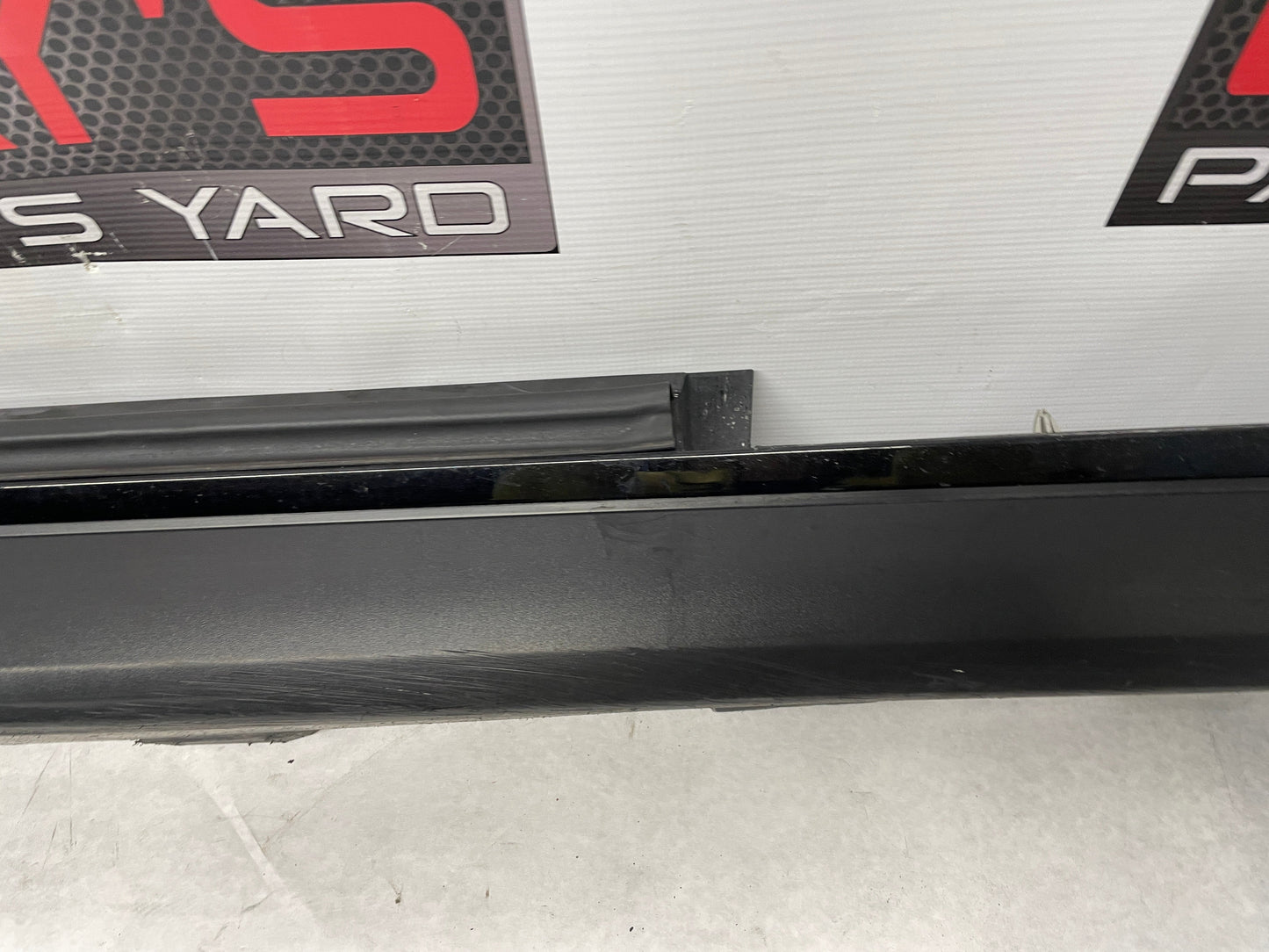 2013 Chevy Camaro ZL1 RH Passenger Rocker Molding Side Skirt Panel OEM