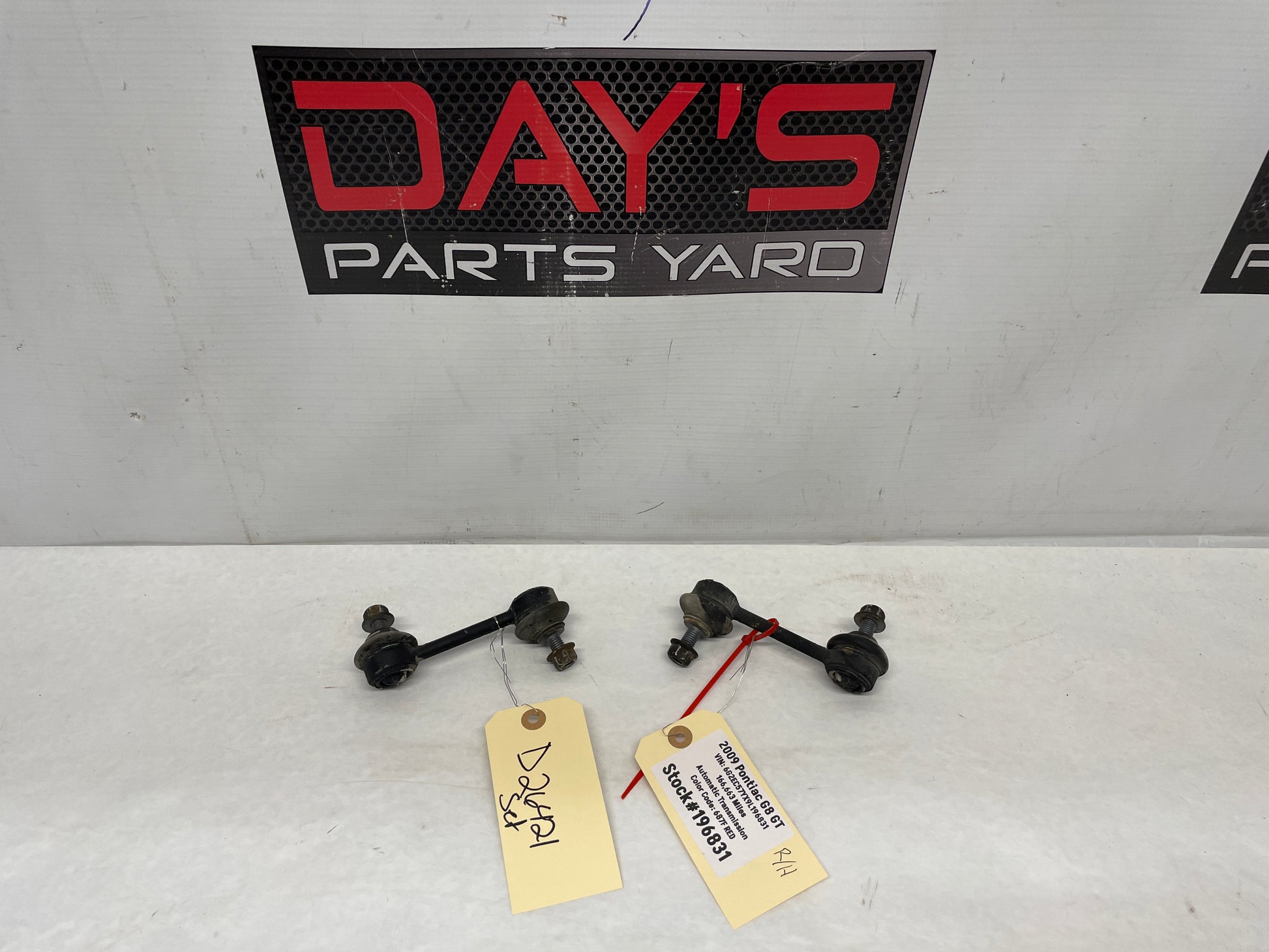 2009 Pontiac G8 GT Rear Suspension Sway Bar Stabilizer End Links OEM - Day's Parts Yard