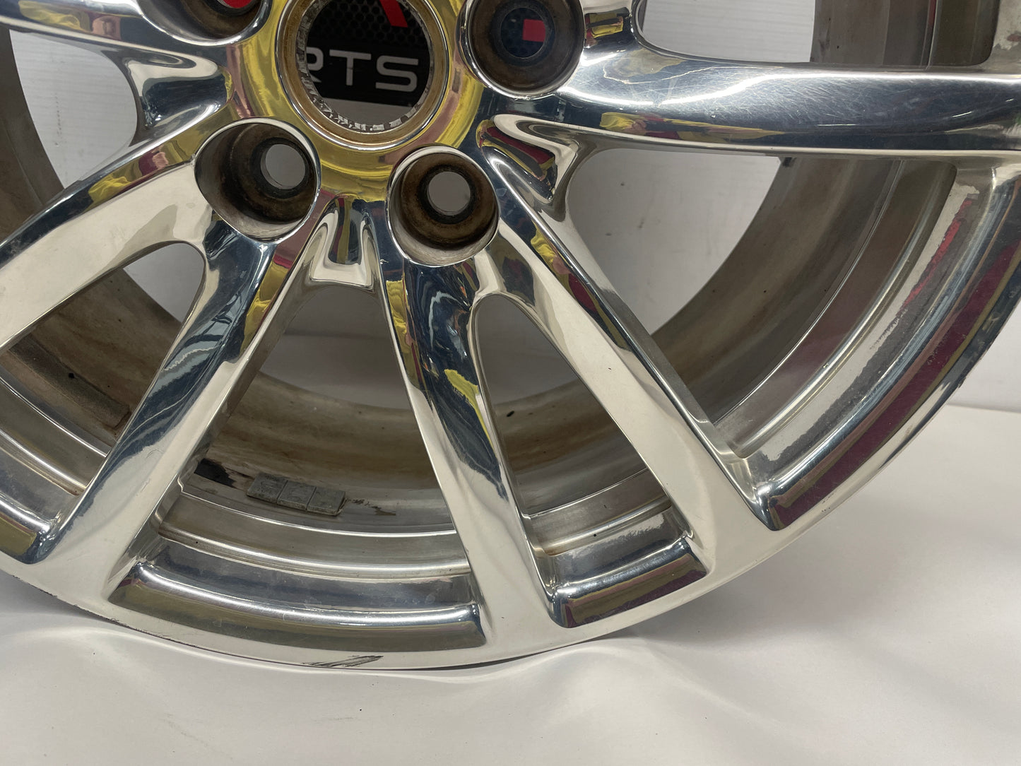 2015 Chevy SS Sedan Factory OEM Front Wheel 19X8.5 - Day's Parts Yard