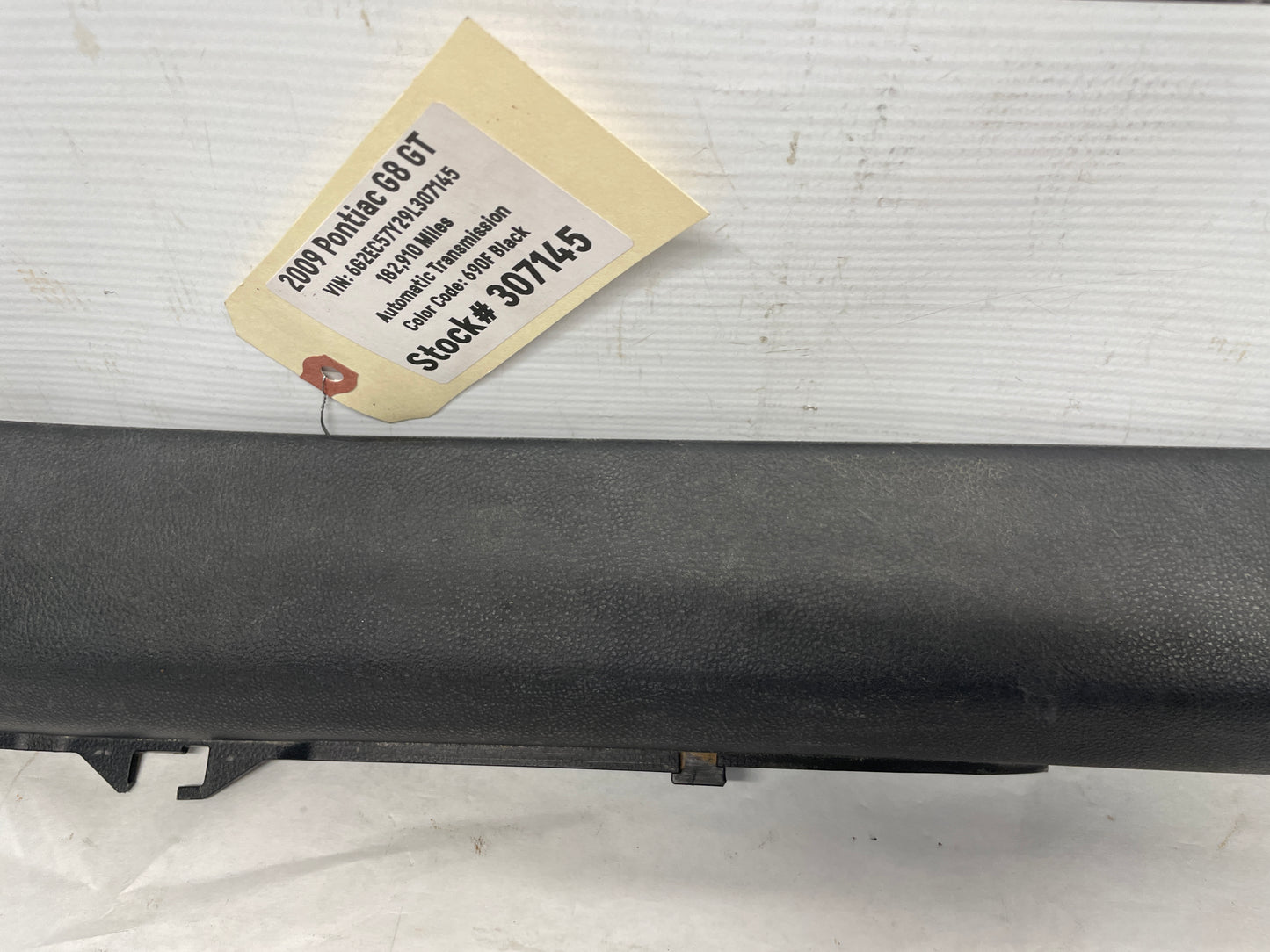2009 Pontiac G8 GT LH Driver Front Sill Carpet Retainer Kick Panel Scuff Plate Trim OEM