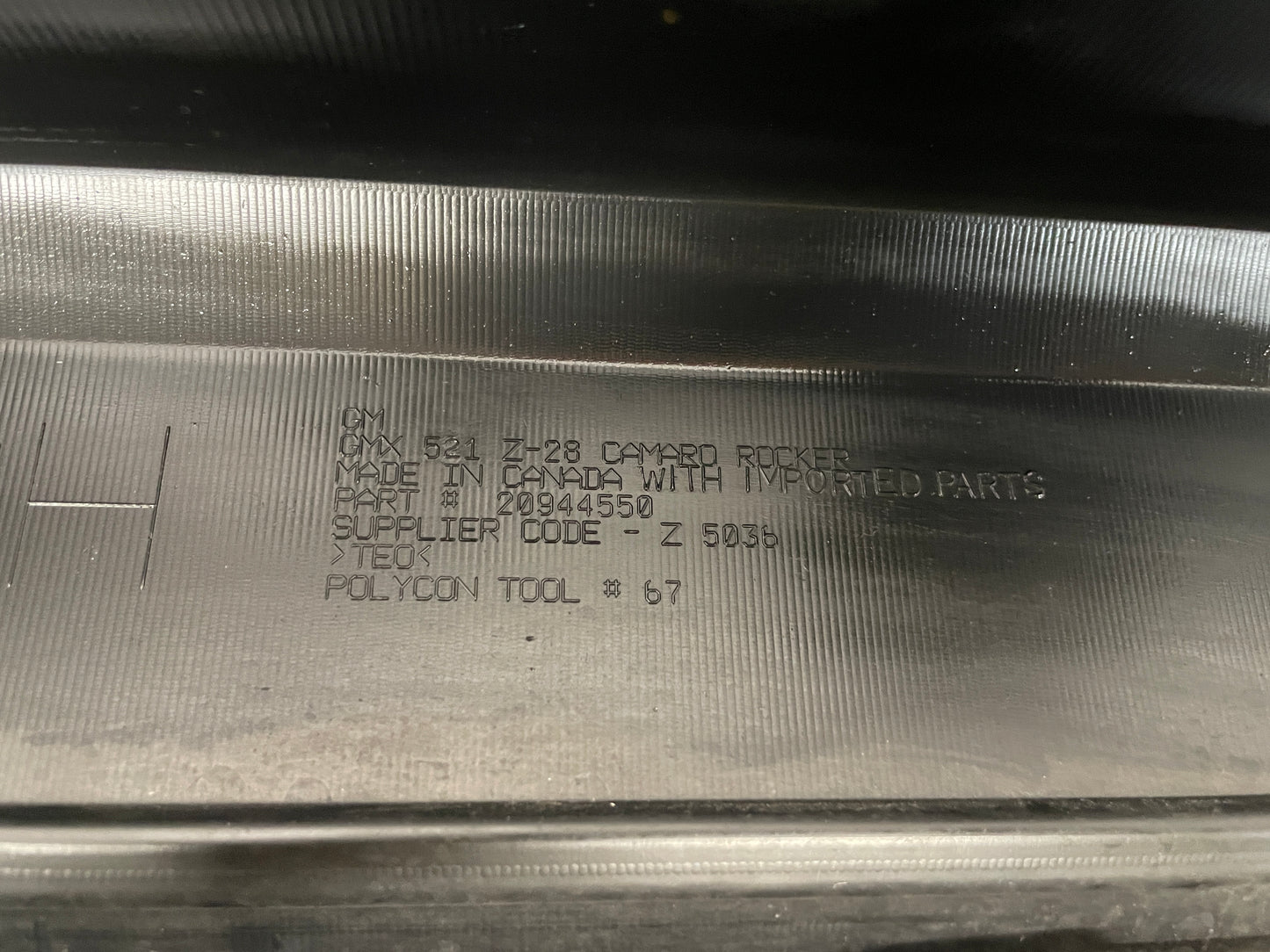 2013 Chevy Camaro ZL1 RH Passenger Rocker Molding Side Skirt Panel OEM