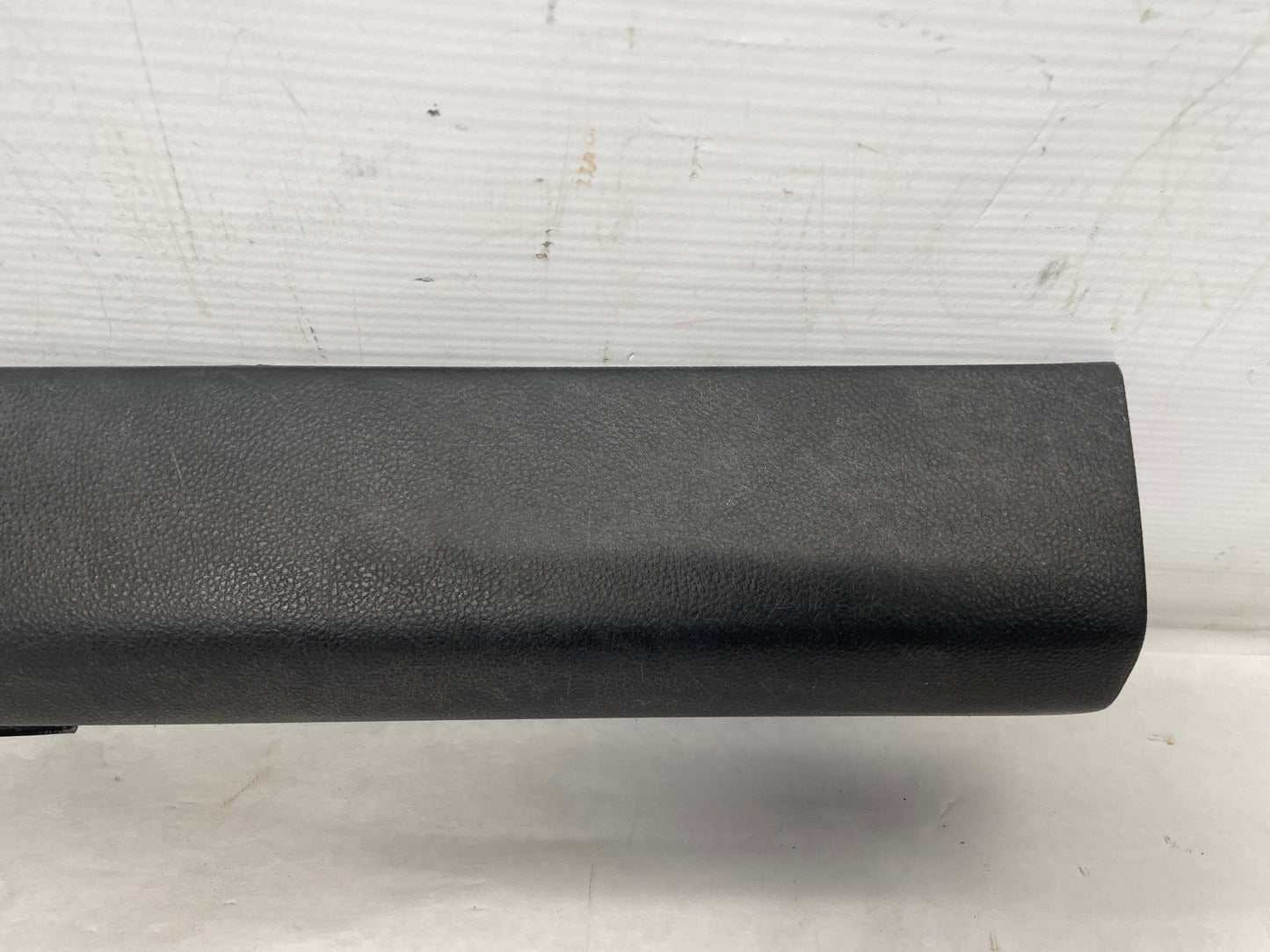 2009 Pontiac G8 GT LH Driver Front Sill Carpet Retainer Kick Panel Scuff Plate Trim OEM
