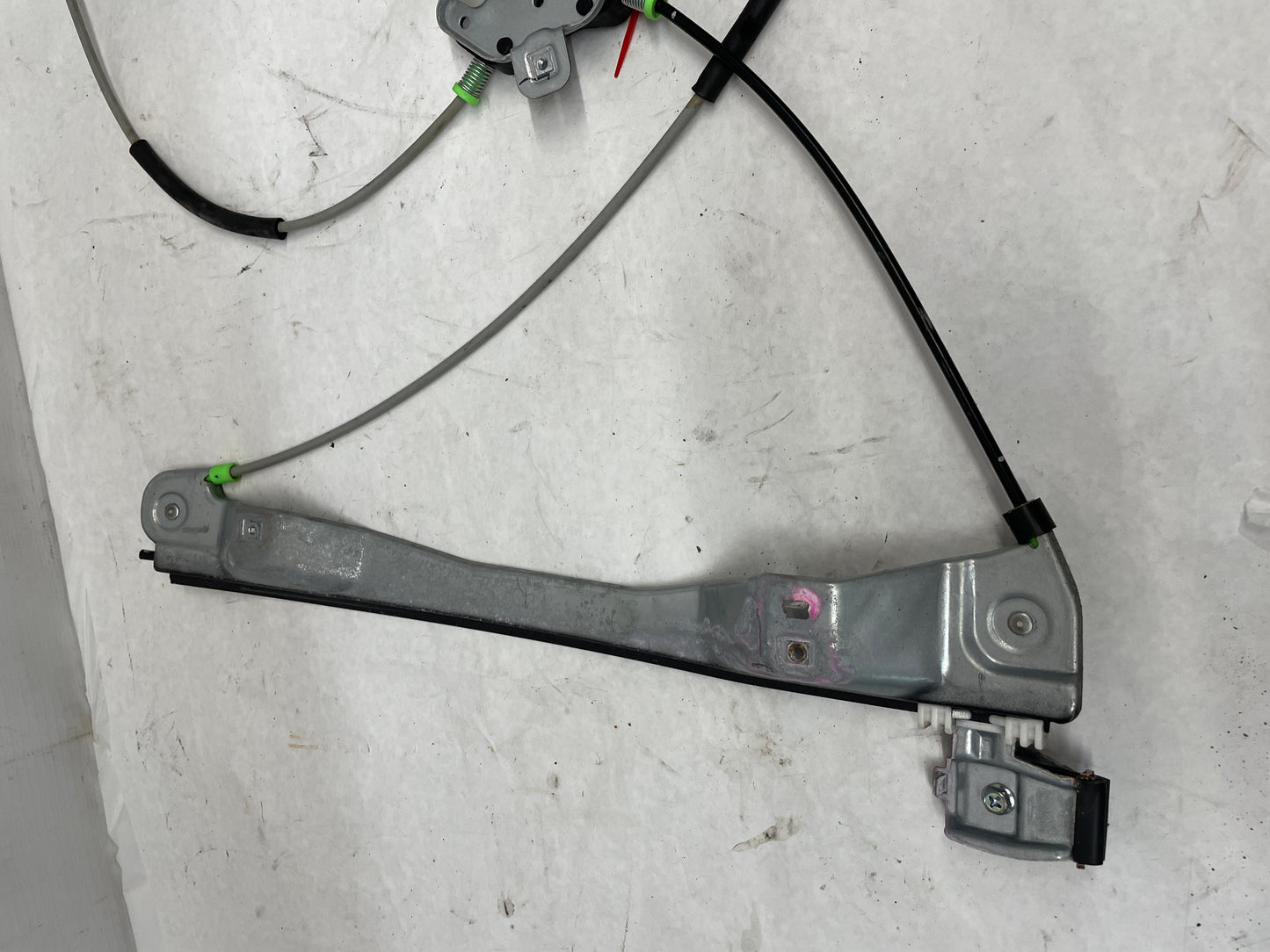 2009 Pontiac G8 RH Passenger Front Window Regulator w/ Motor OEM - Day's Parts Yard