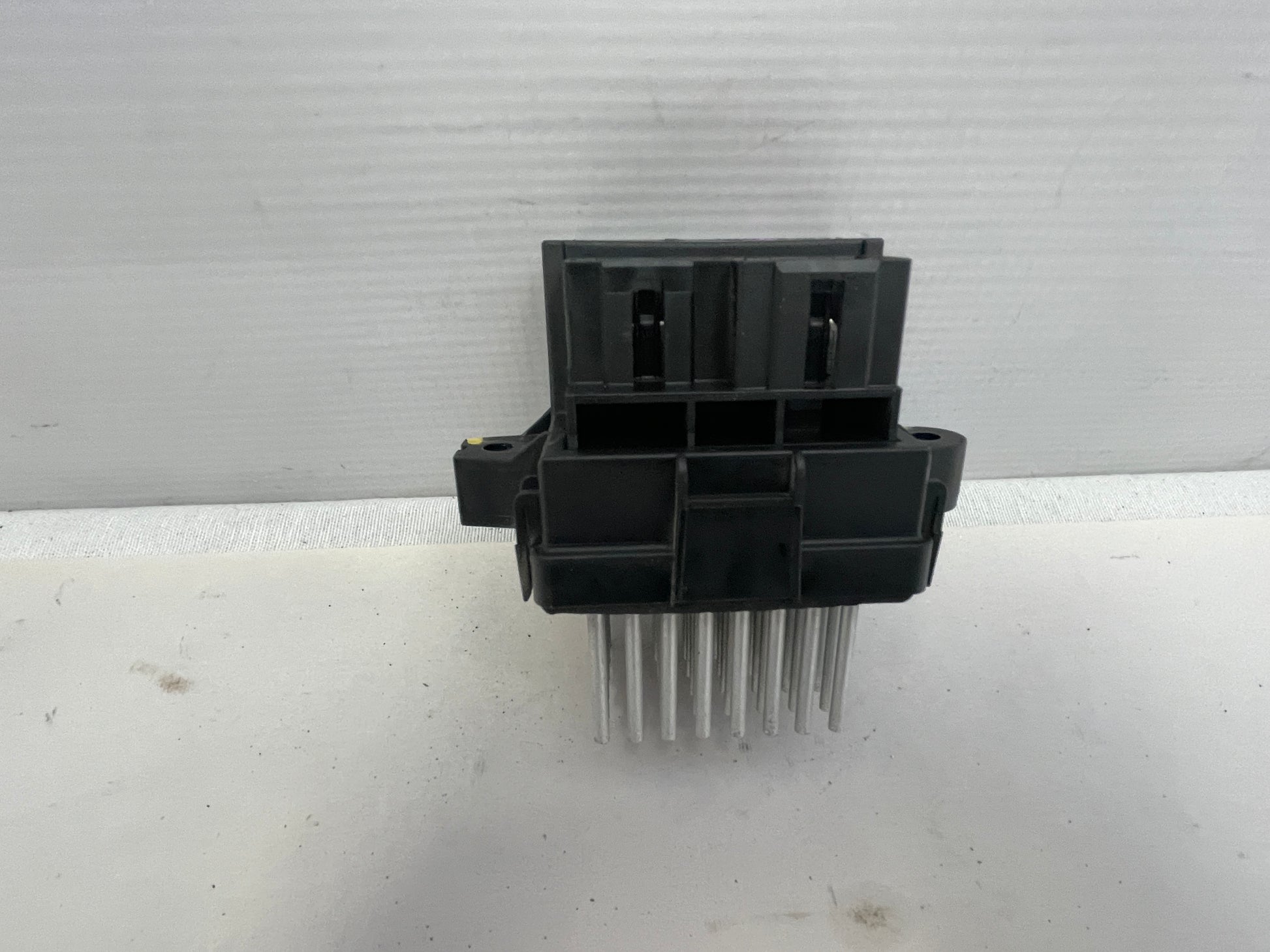 2014 Chevy SS Sedan Heater Blower Motor Resistor OEM - Day's Parts Yard