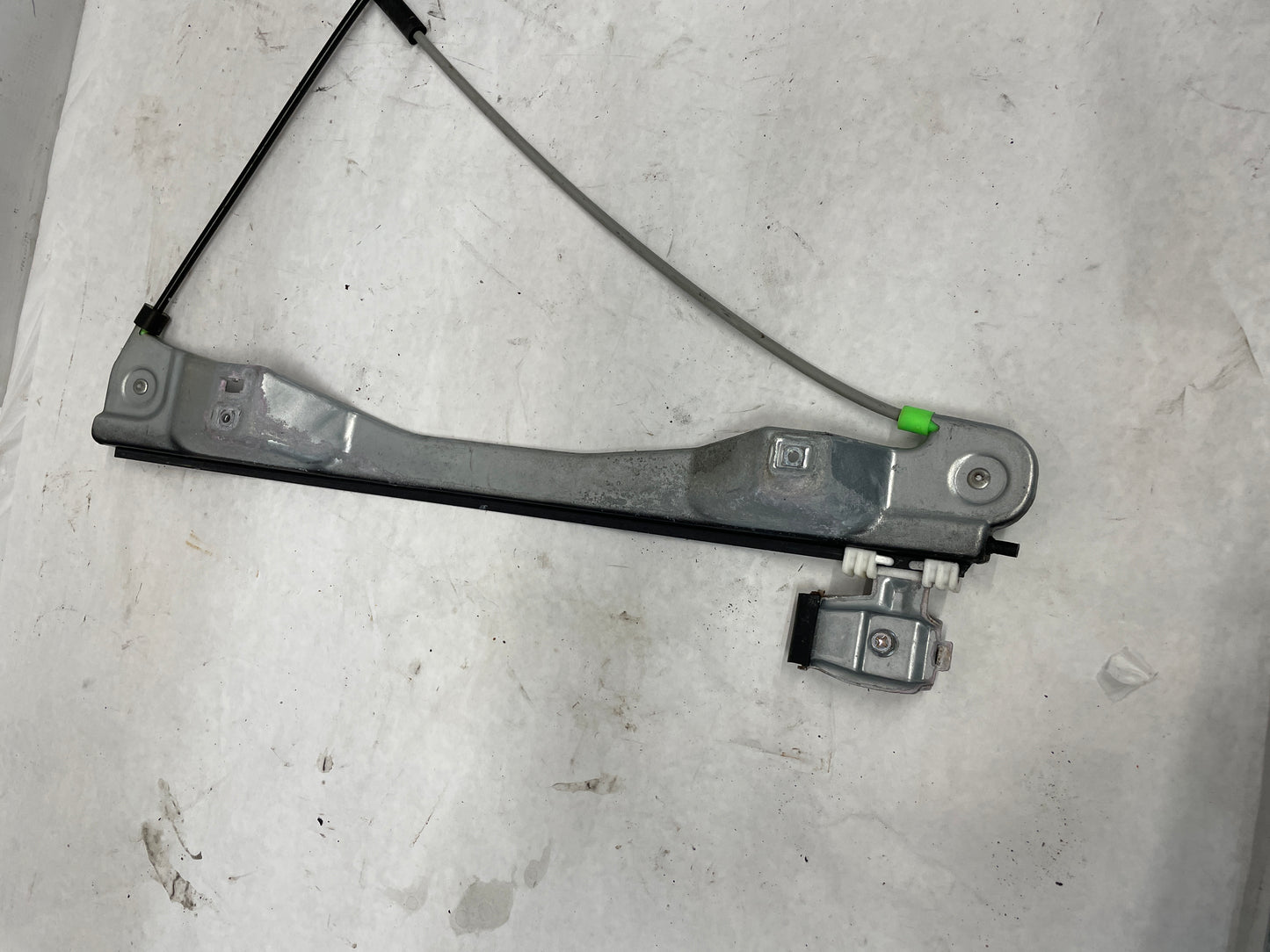 2009 Pontiac G8 LH Driver Front Window Regulator w/ Motor OEM - Day's Parts Yard