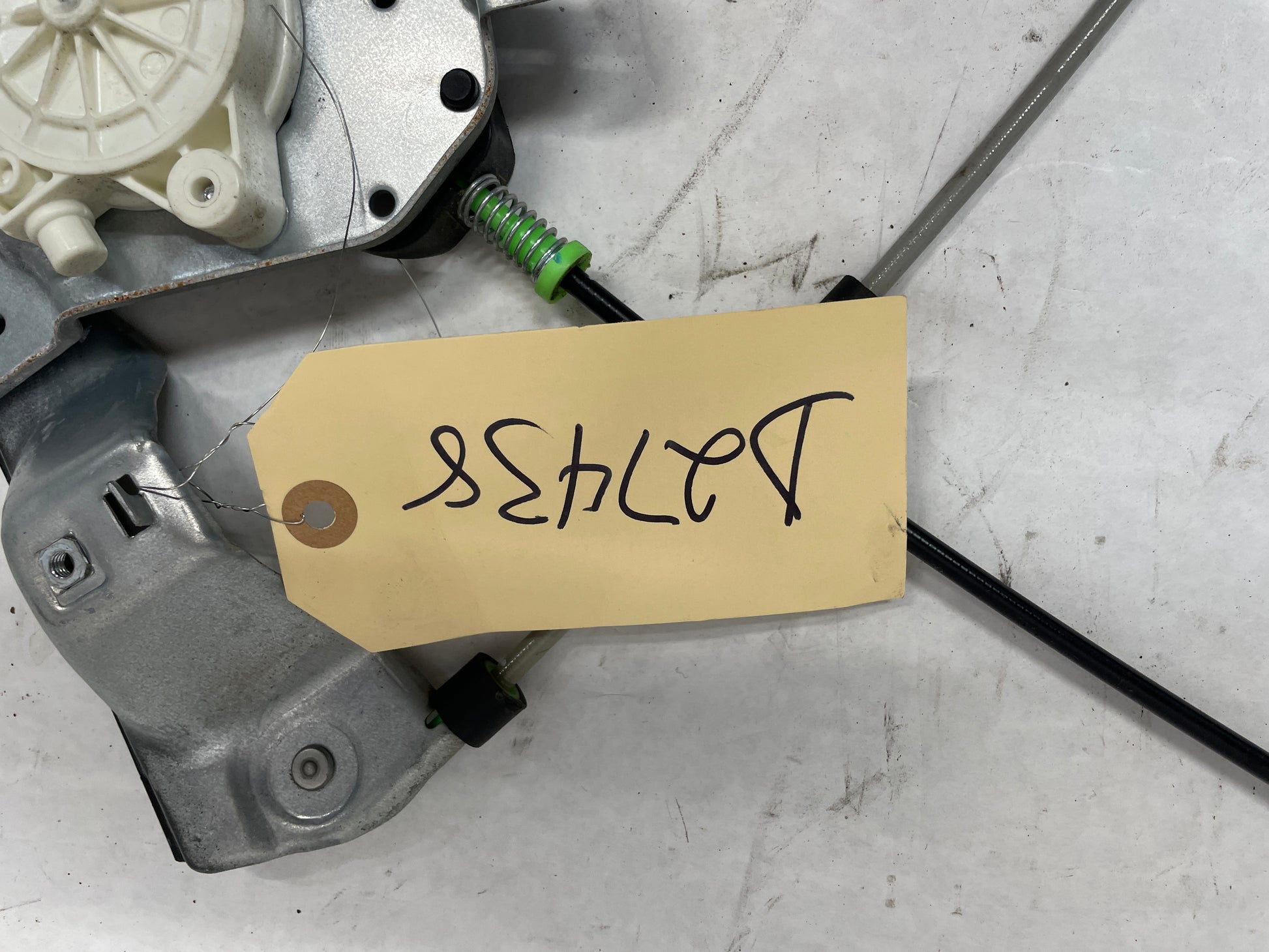 2009 Pontiac G8 LH Driver Front Window Regulator w/ Motor OEM - Day's Parts Yard