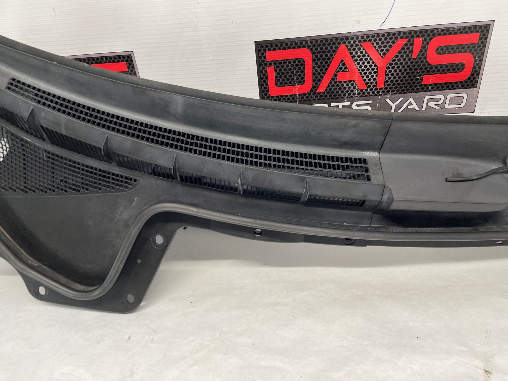 2009 Pontiac G8 GT Complete Windshield Wiper Cowl Grille Trim OEM - Day's Parts Yard