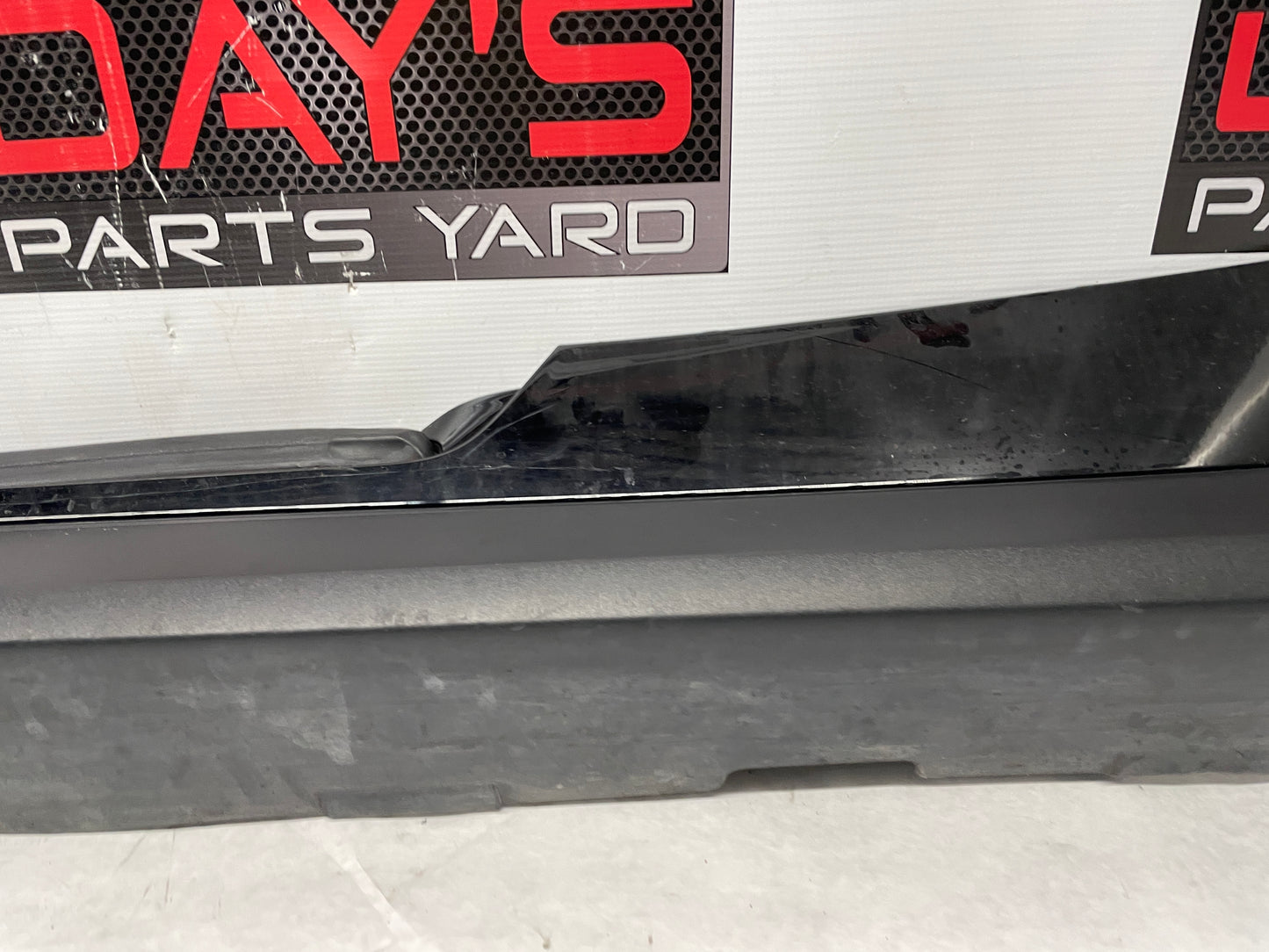 2013 Chevy Camaro ZL1 LH Driver Rocker Molding Side Skirt Trim Panel OEM