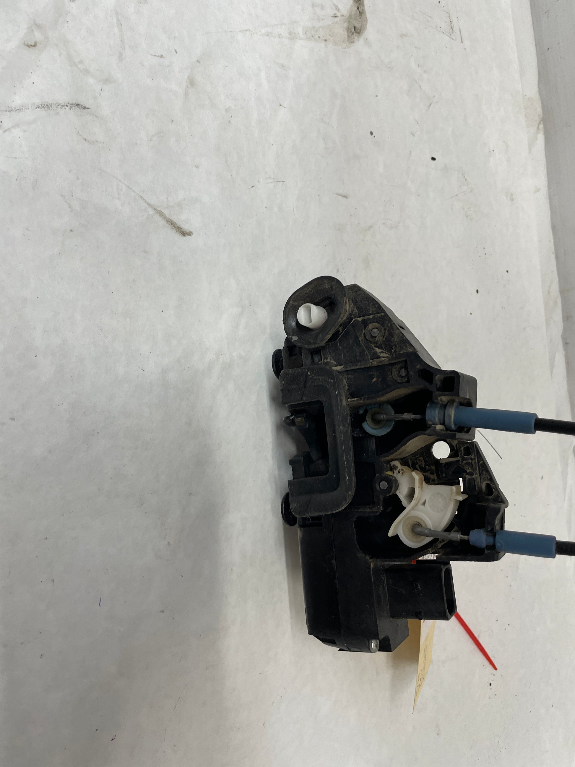 2009 Pontiac G8 GT RH Passenger Rear Door Lock Actuator OEM - Day's Parts Yard