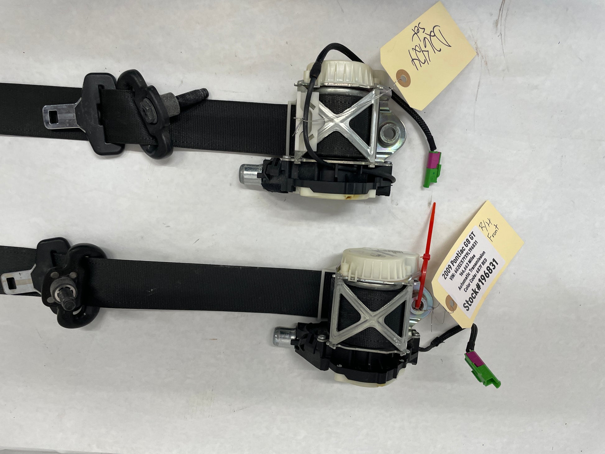 2009 Pontiac G8 GT RH & LH Front Seat Belts Retractors OEM - Day's Parts Yard