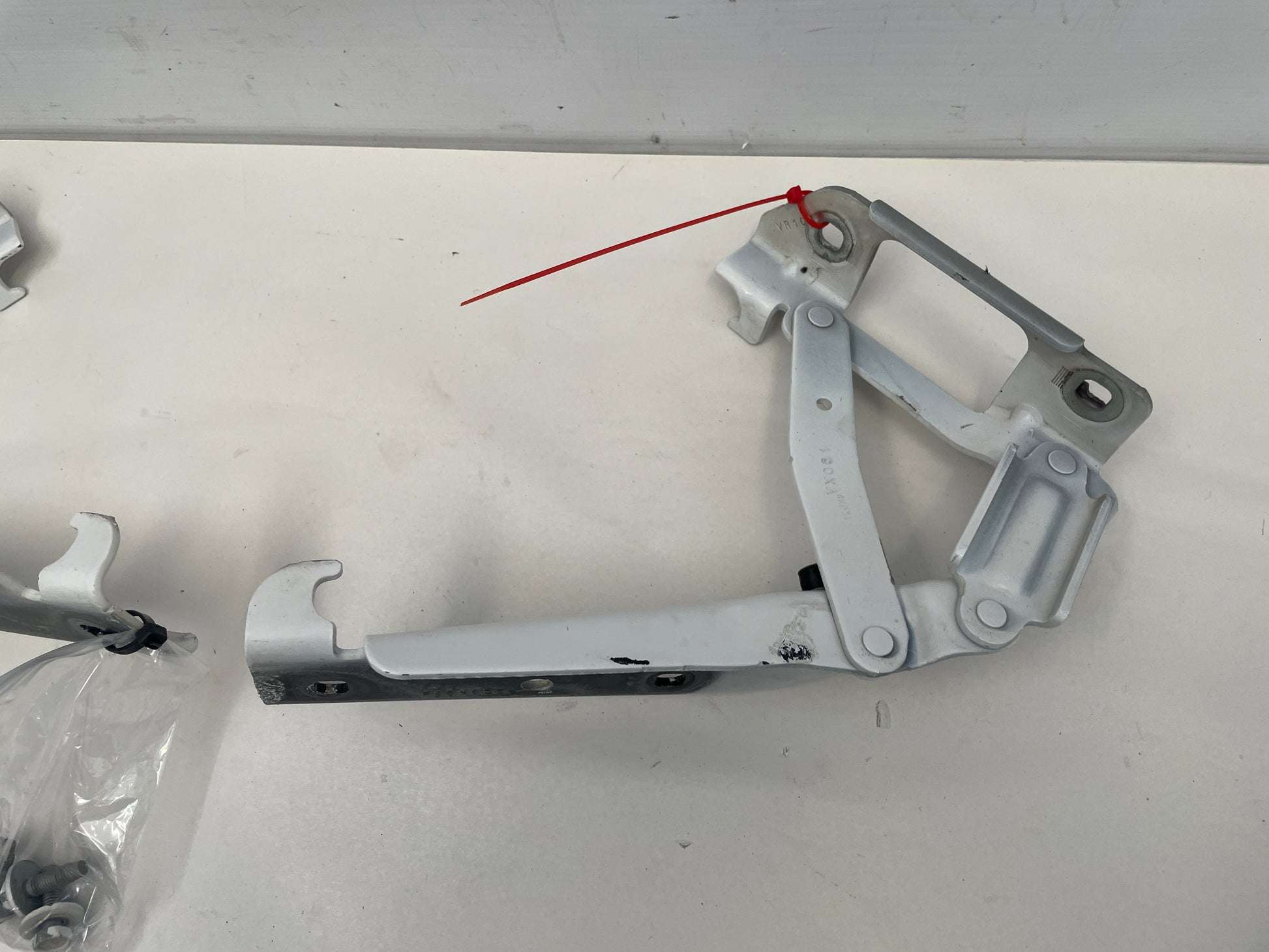 2015 Chevy Camaro SS RH & LH Hood Hinges OEM - Day's Parts Yard