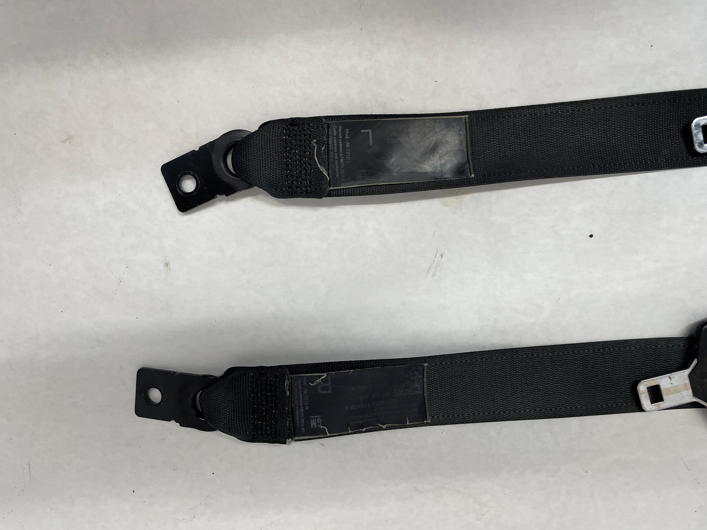 2009 Pontiac G8 GT RH & LH Front Seat Belts Retractors OEM - Day's Parts Yard