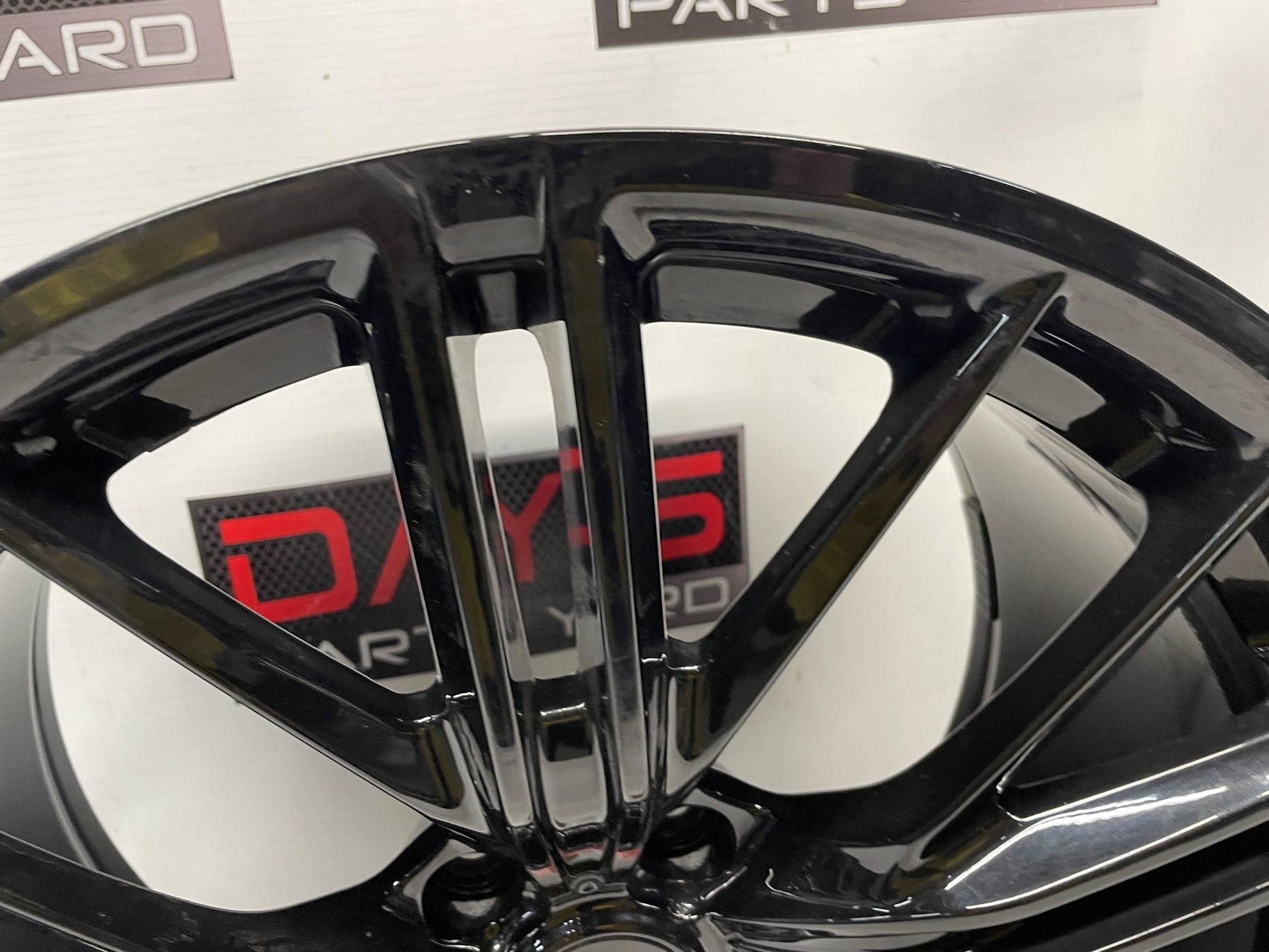 2015 Chevy Camaro SS Rear Wheel 20X11 - Day's Parts Yard