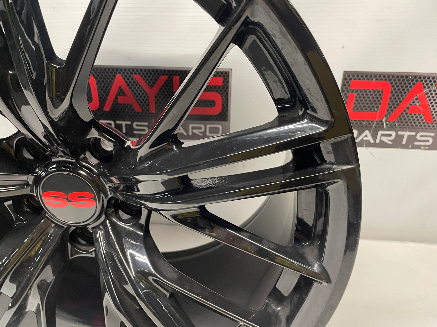 2015 Chevy Camaro SS Rear Wheel 20X11 - Day's Parts Yard