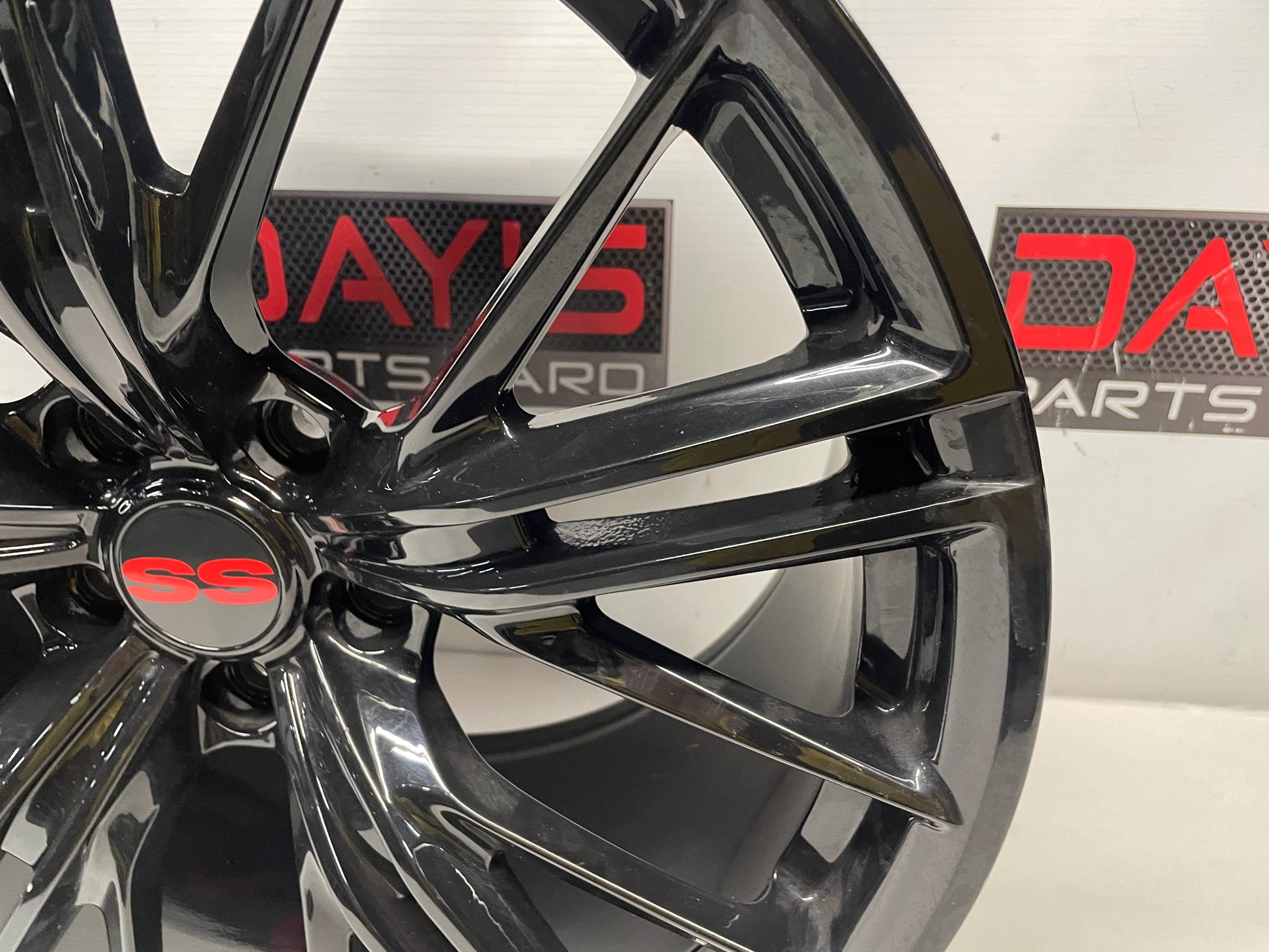 2015 Chevy Camaro SS Rear Wheel 20X11 - Day's Parts Yard