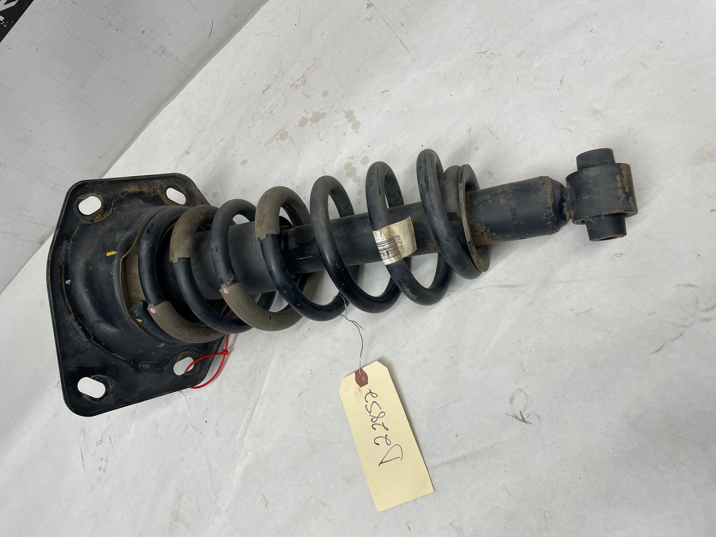 2009 Pontiac G8 GT RH Passenger Rear Strut Assembly OEM