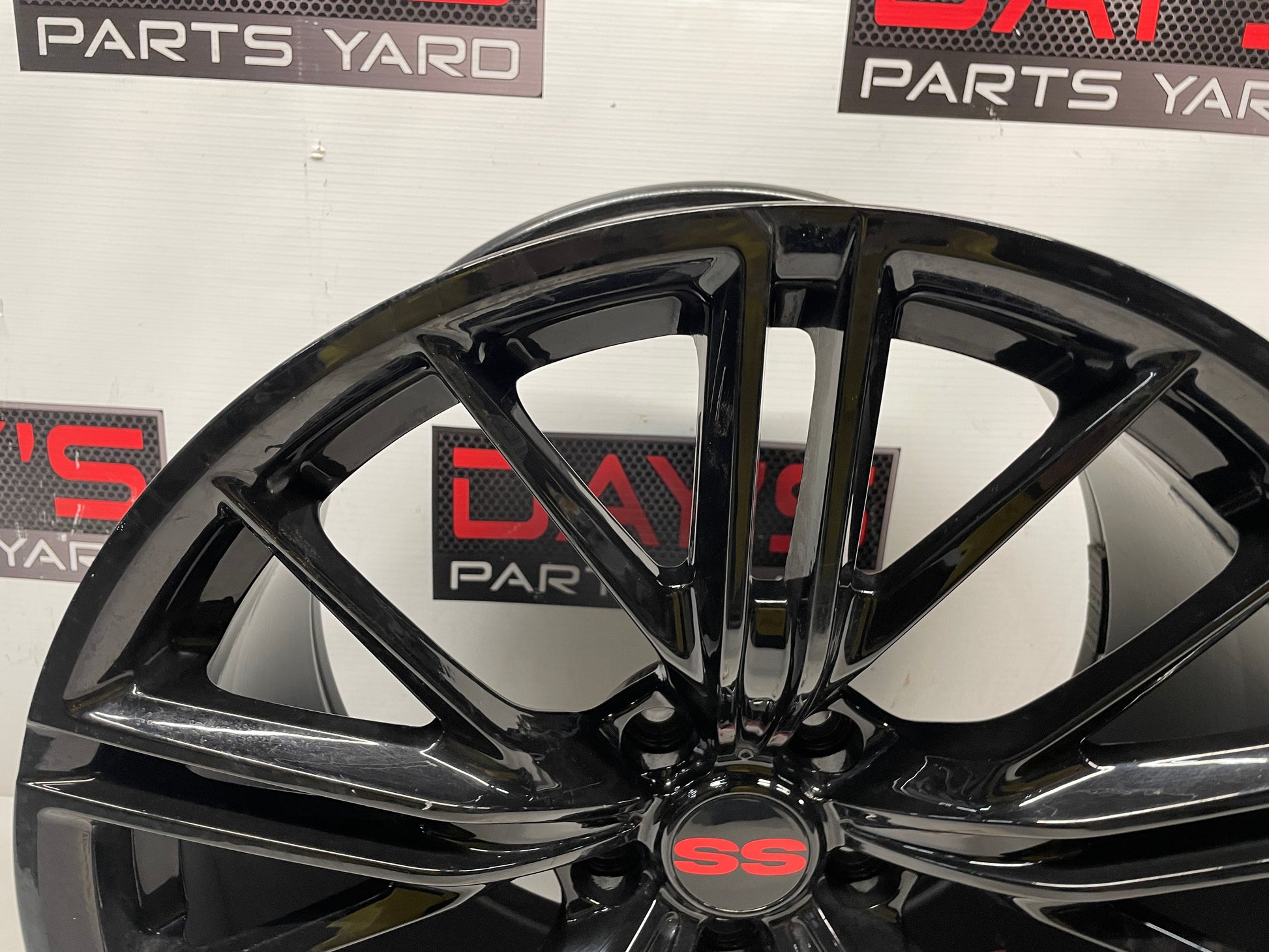 2015 Chevy Camaro SS Rear Wheel 20X11 - Day's Parts Yard