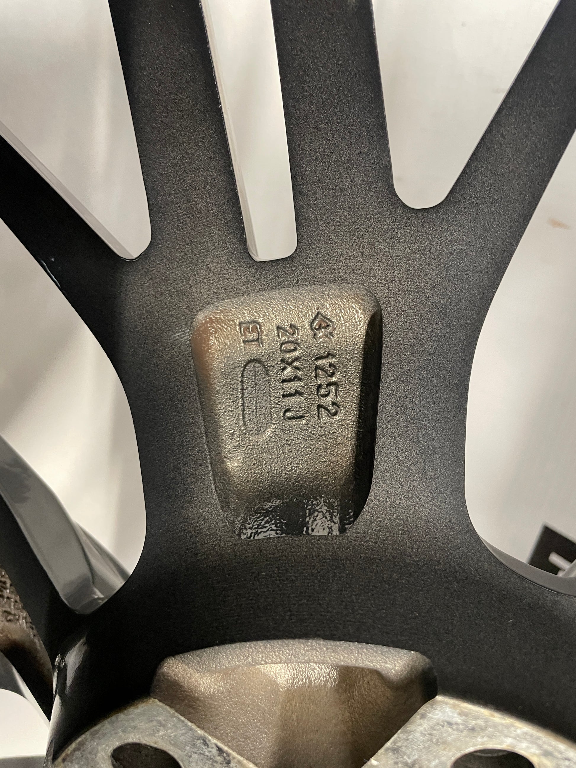 2015 Chevy Camaro SS Rear Wheel 20X11 - Day's Parts Yard