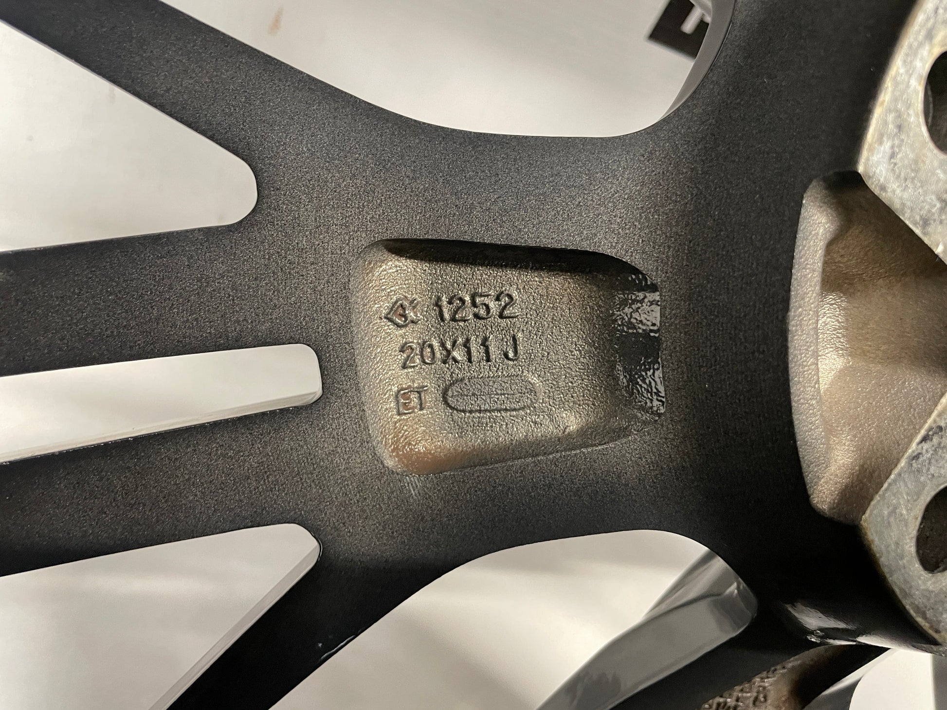 2015 Chevy Camaro SS Rear Wheel 20X11 - Day's Parts Yard