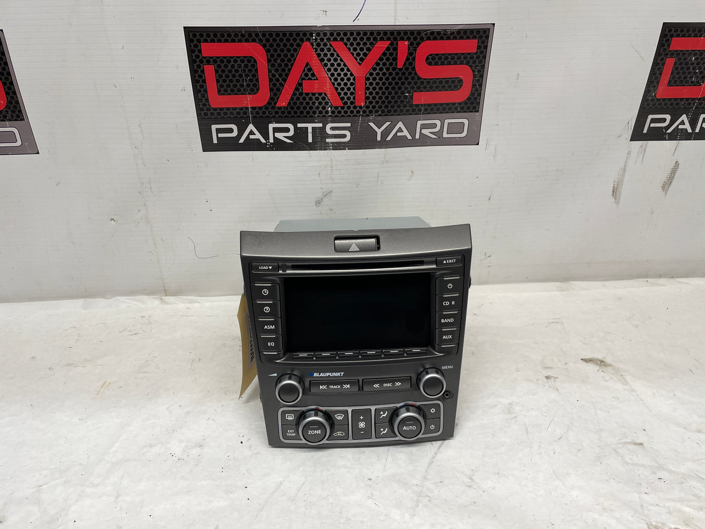 2009 Pontiac G8  Blaupunkt Radio CD Player Stereo Dash Control Unit OEM - Day's Parts Yard