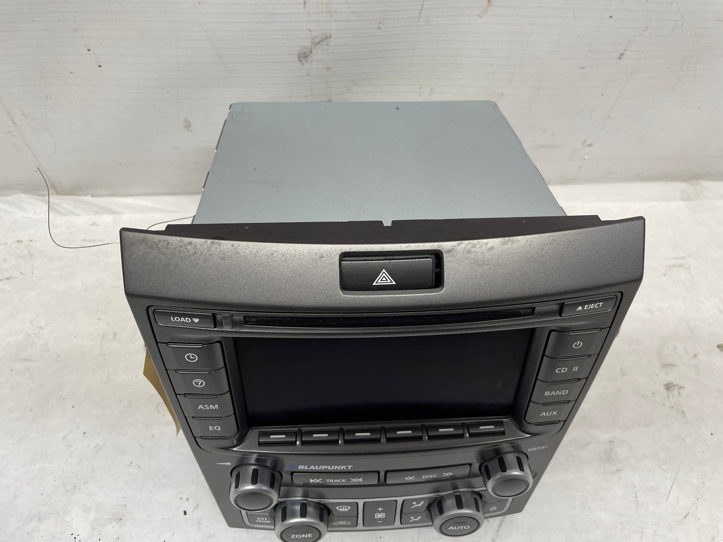 2009 Pontiac G8  Blaupunkt Radio CD Player Stereo Dash Control Unit OEM - Day's Parts Yard