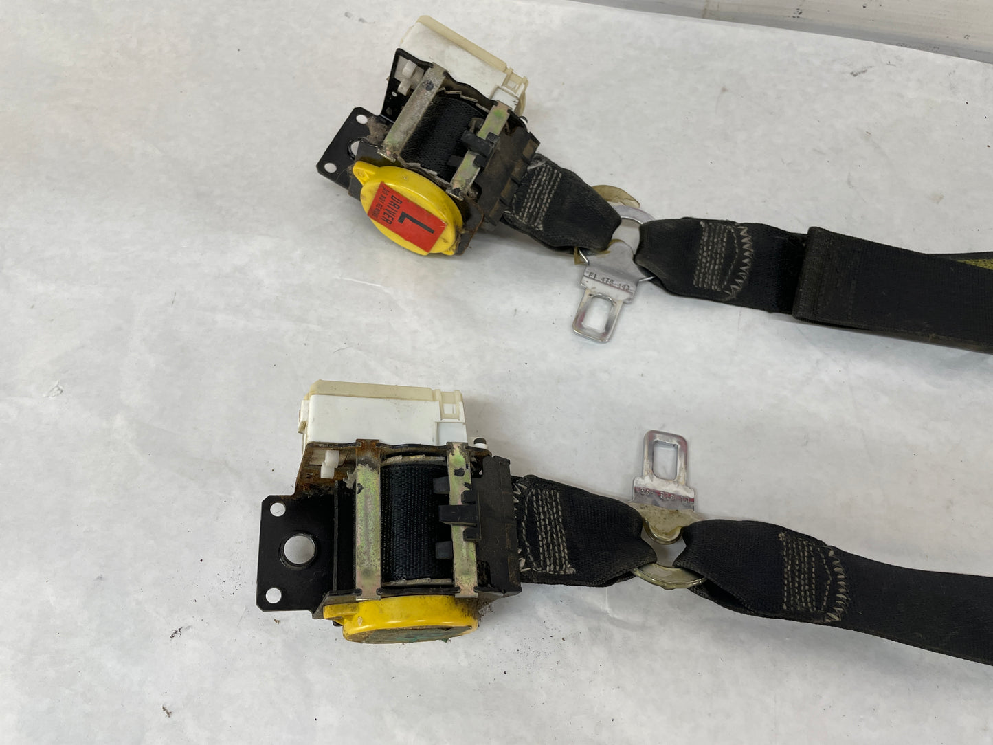 2004 Chevy C5 Corvette RH & LH Seat Belt Retractors OEM Coupe Black - Day's Parts Yard