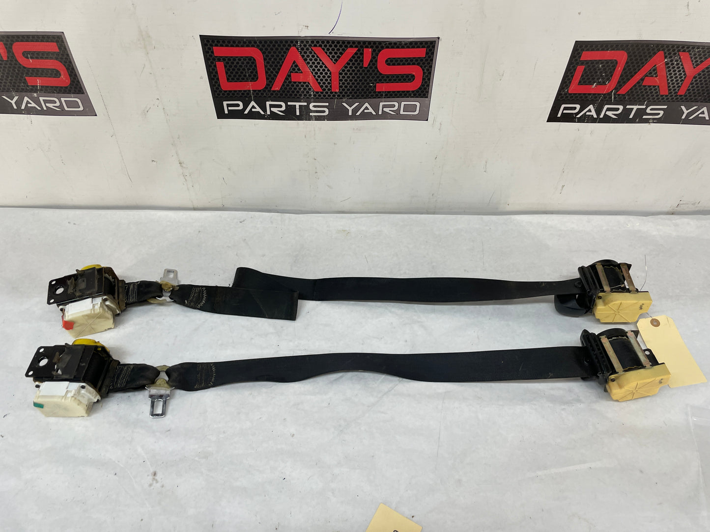 2004 Chevy C5 Corvette RH & LH Seat Belt Retractors OEM Coupe Black - Day's Parts Yard