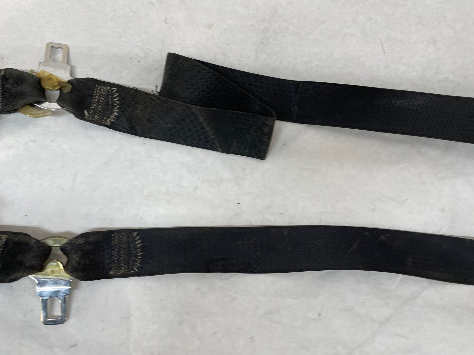 2004 Chevy C5 Corvette RH & LH Seat Belt Retractors OEM Coupe Black - Day's Parts Yard