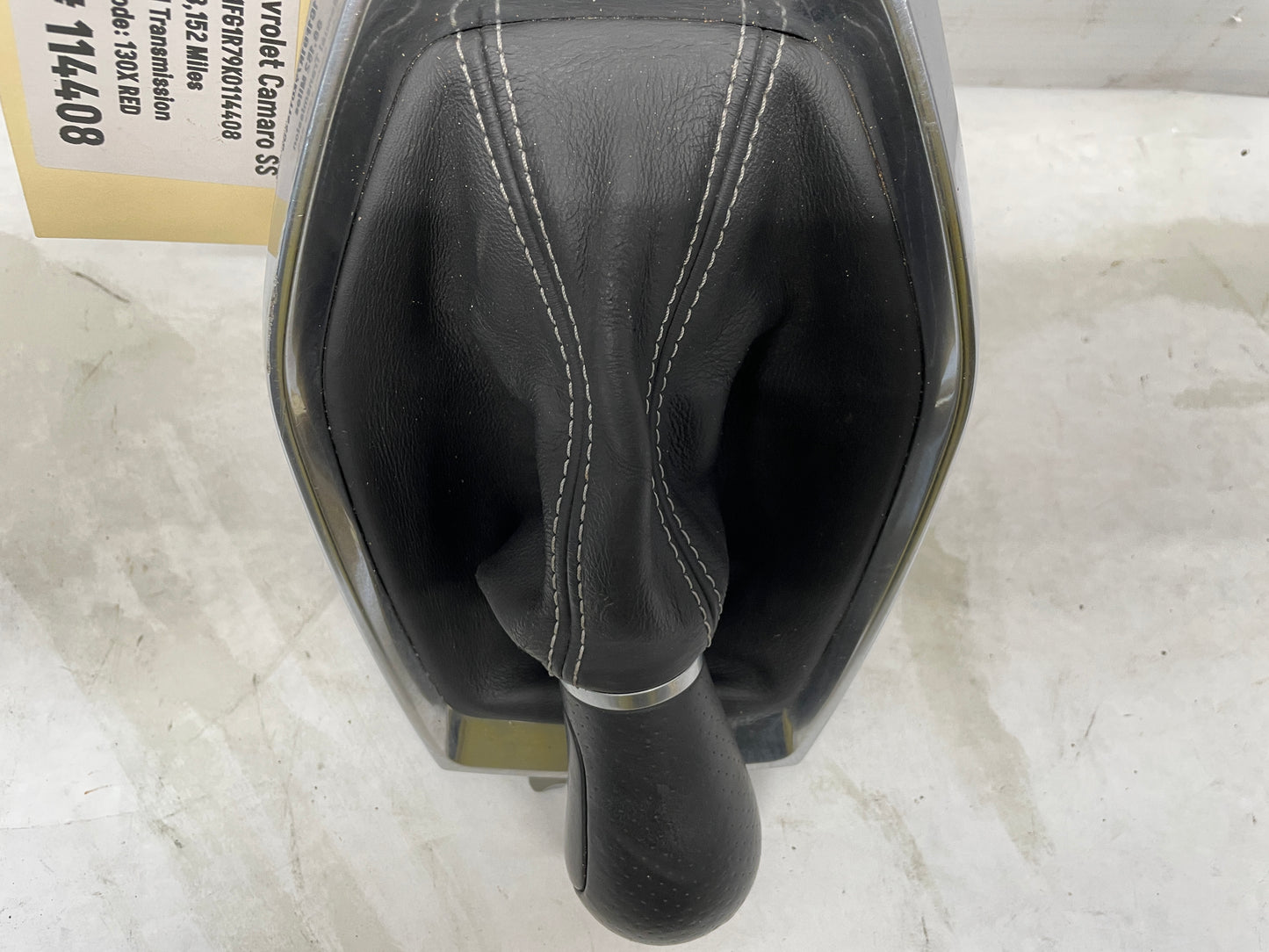 2019 Chevy Camaro SS Shifter Bezel w Black Leather Boot & Knob OEM