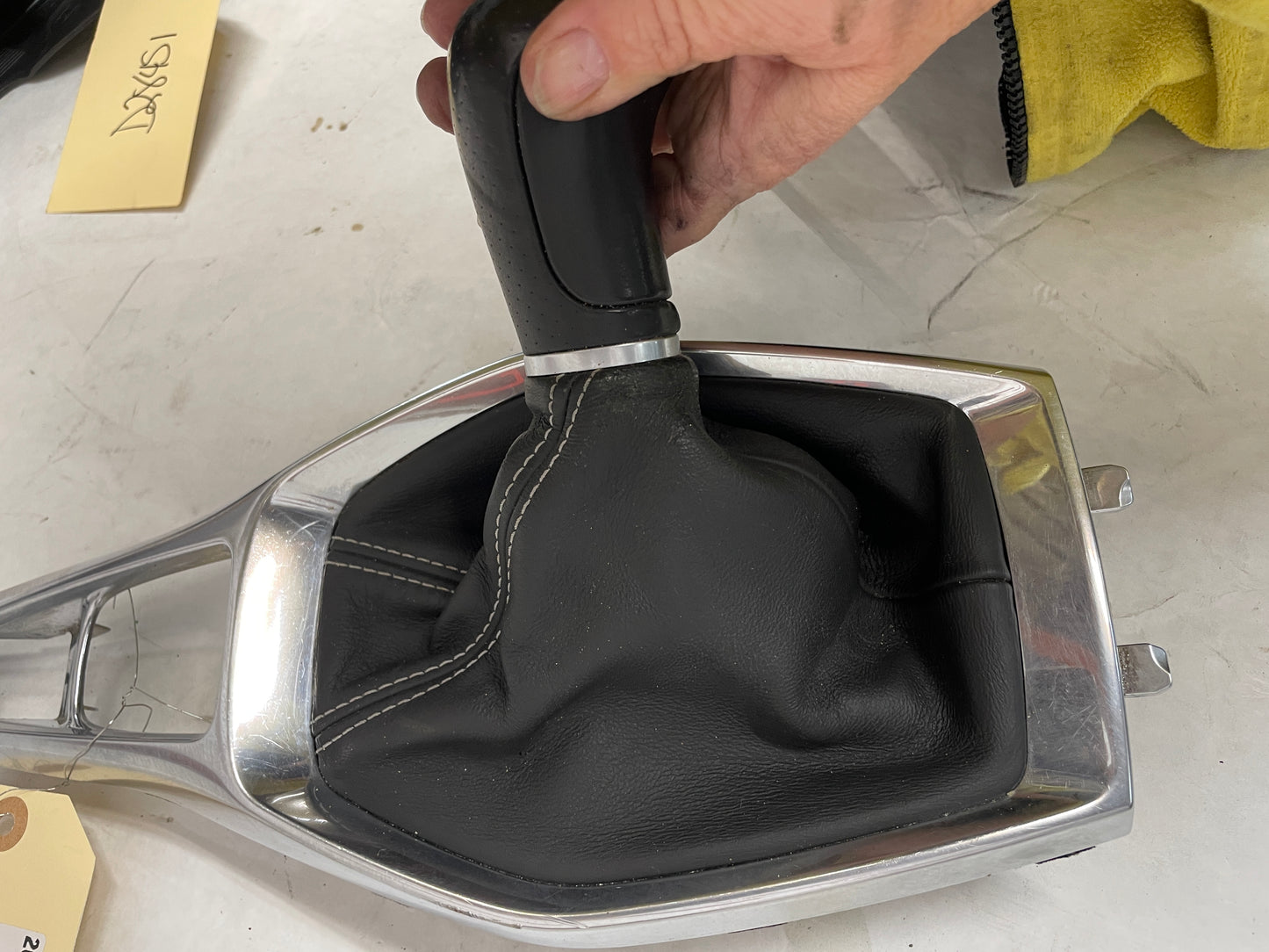 2019 Chevy Camaro SS Shifter Bezel w Black Leather Boot & Knob OEM