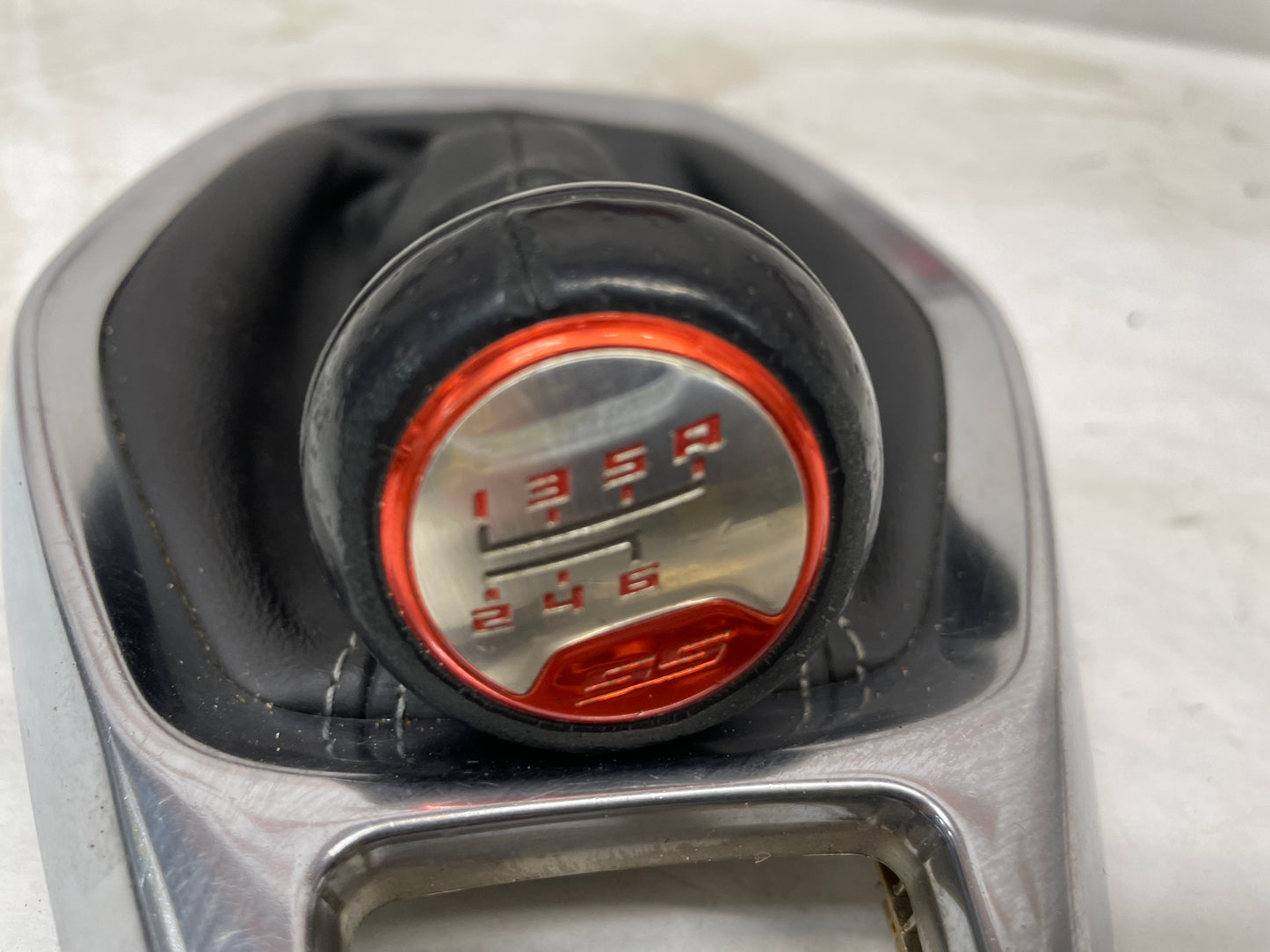 2019 Chevy Camaro SS Shifter Bezel w Black Leather Boot & Knob OEM