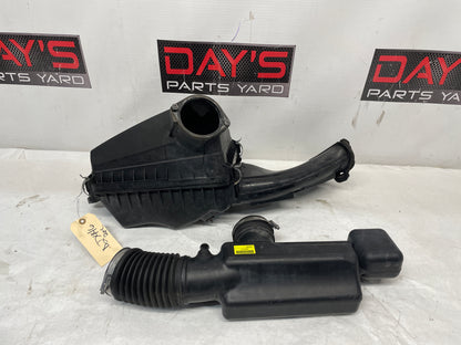 2009 Pontiac G8  Factory OEM Air Intake Box Cleaner Assembly - Day's Parts Yard