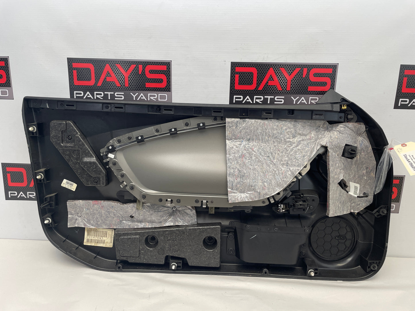 2015 Chevy Camaro SS Front RH Passenger Door Panel OEM - Day's Parts Yard