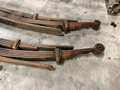 2007 Chevy Silverado K3500 LH & RH Rear Leaf Springs OEM - Day's Parts Yard