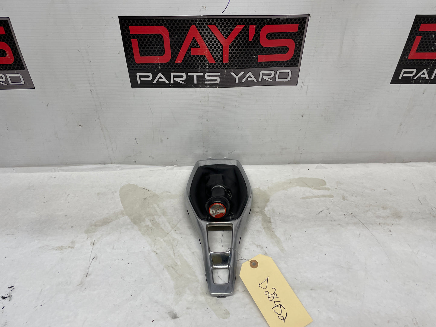 2019 Chevy Camaro SS Shifter Bezel w Black Leather Boot & Knob OEM