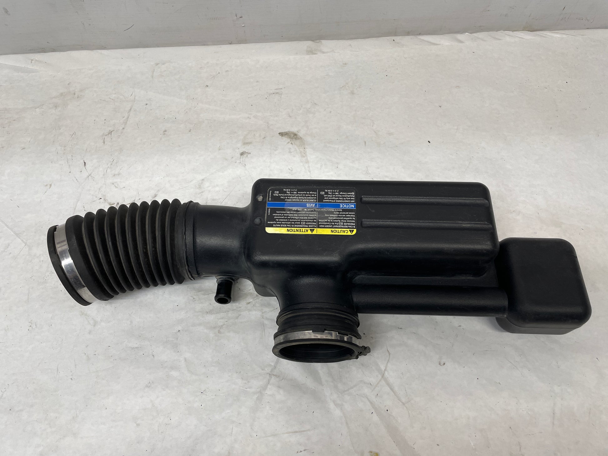 2009 Pontiac G8  Factory OEM Air Intake Box Cleaner Assembly - Day's Parts Yard