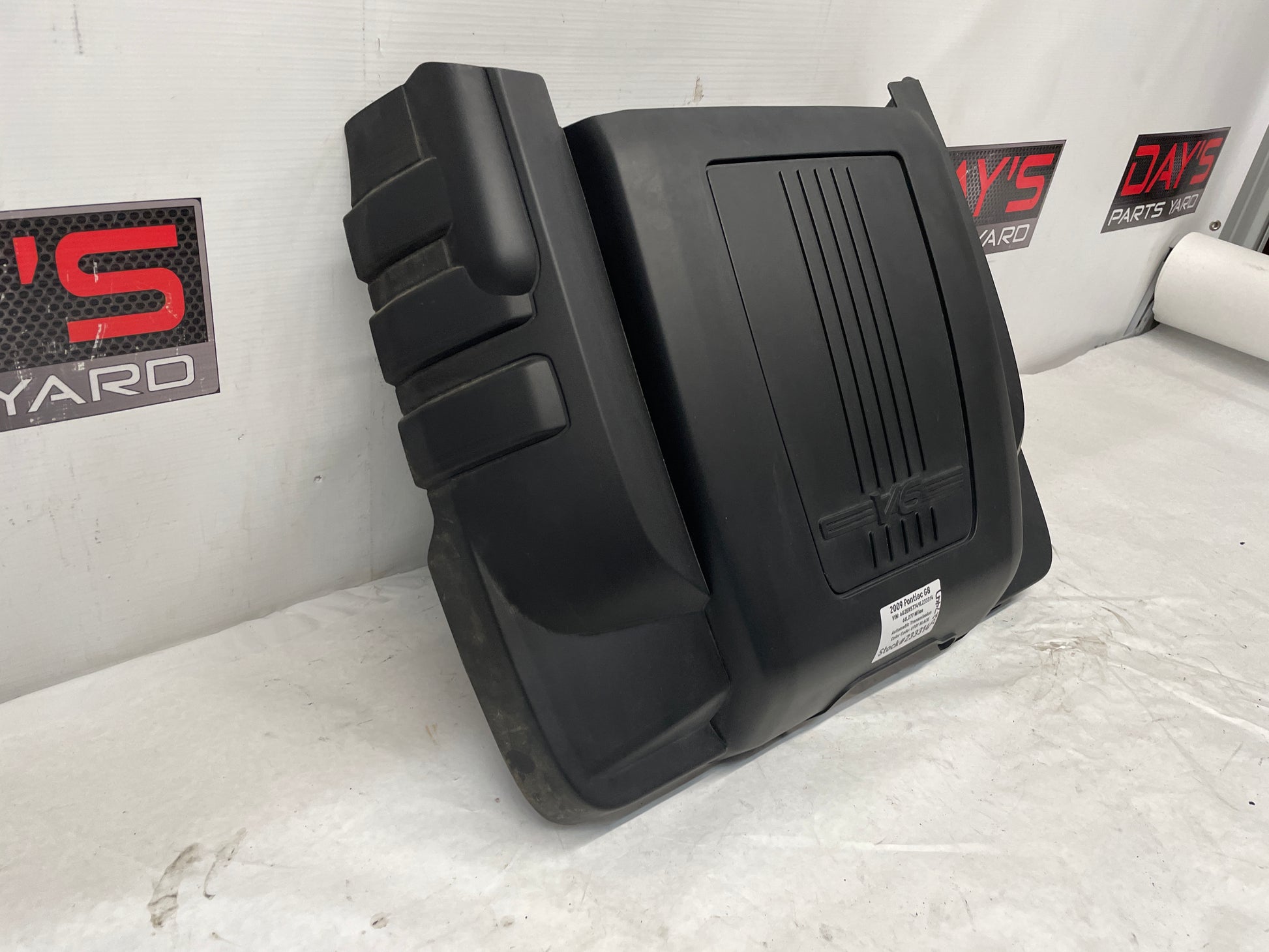 2009 Pontiac G8 Engine/ Motor V8 Cover OEM - Day's Parts Yard