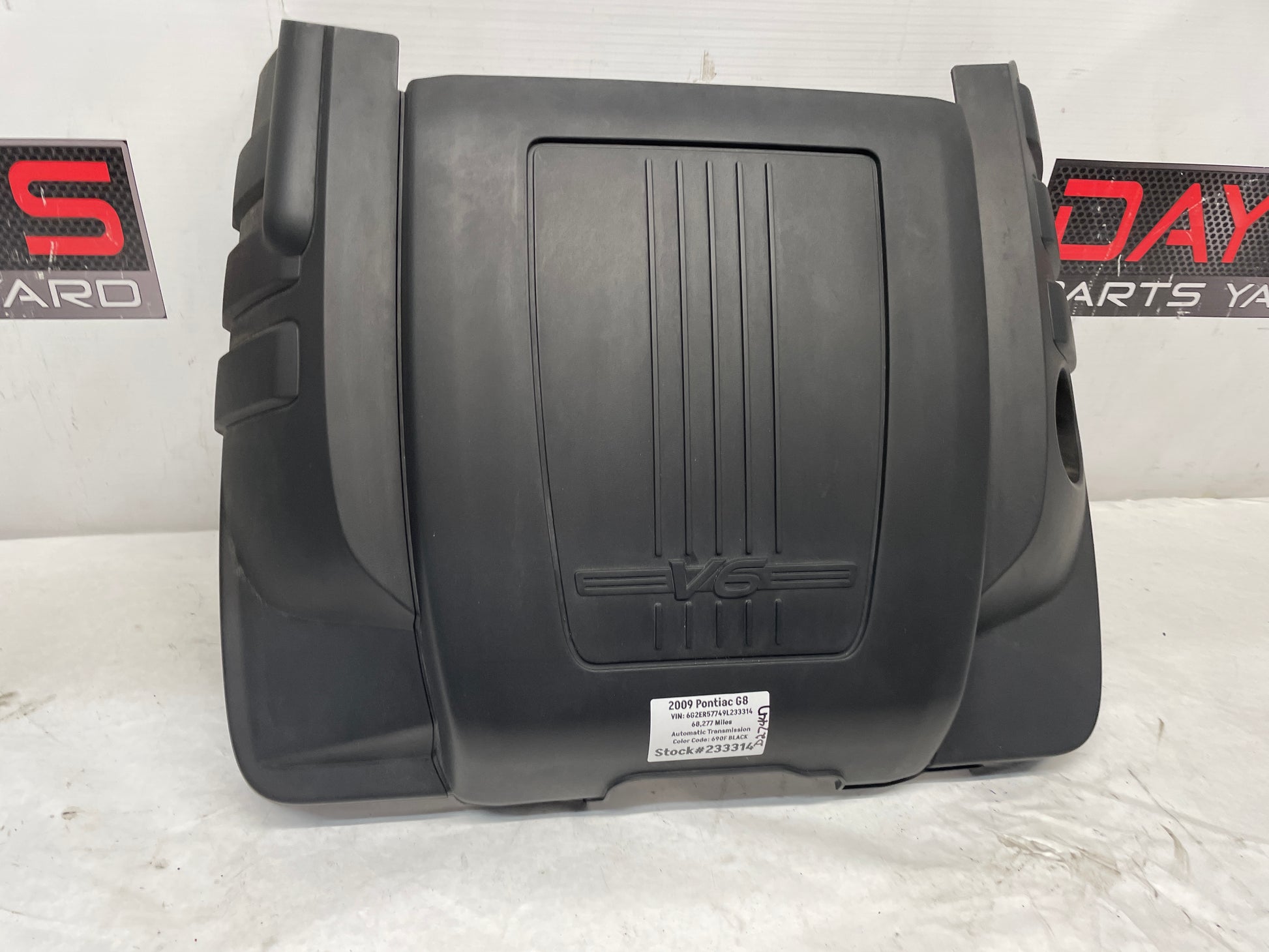 2009 Pontiac G8 Engine/ Motor V8 Cover OEM - Day's Parts Yard
