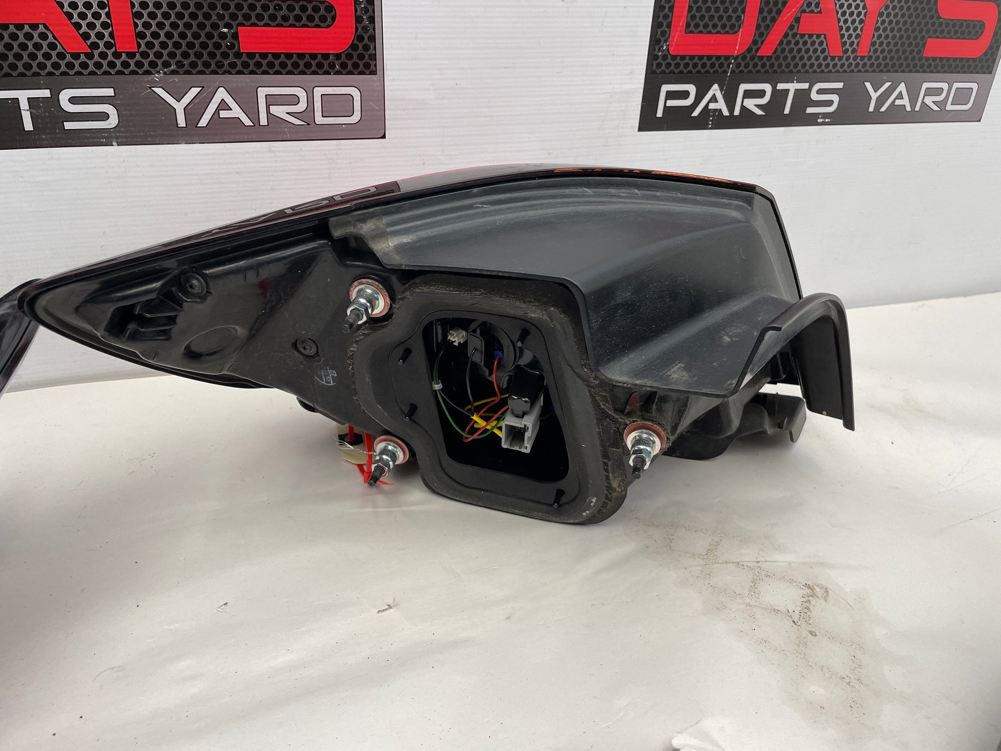 2017 Chevrolet SS Sedan RH & LH Tail Light Taillight Lamp OEM - Day's Parts Yard