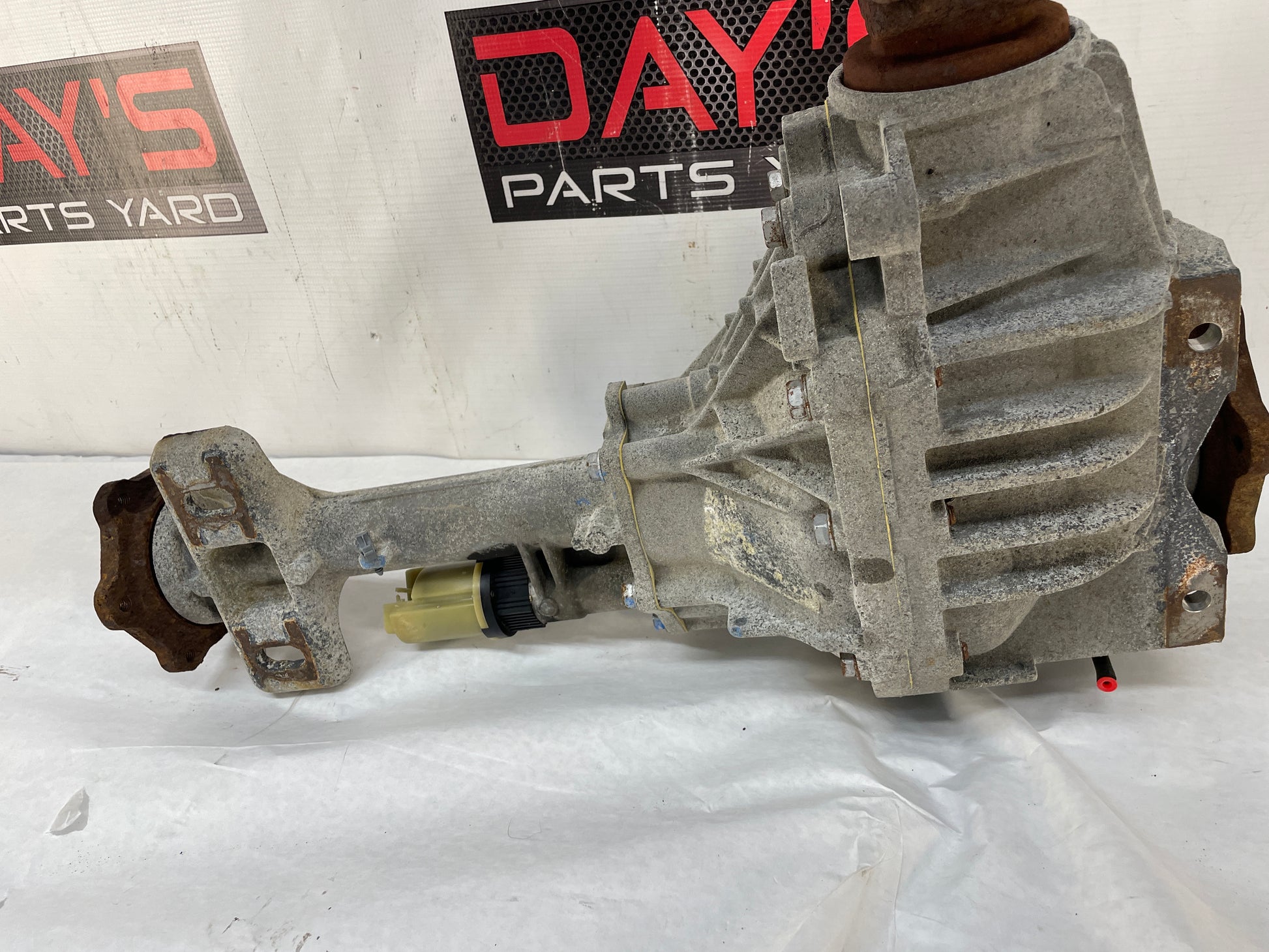 2012 Chevy Silverado K1500 LT Front Axle Carrier Differential Assembly OEM - Day's Parts Yard