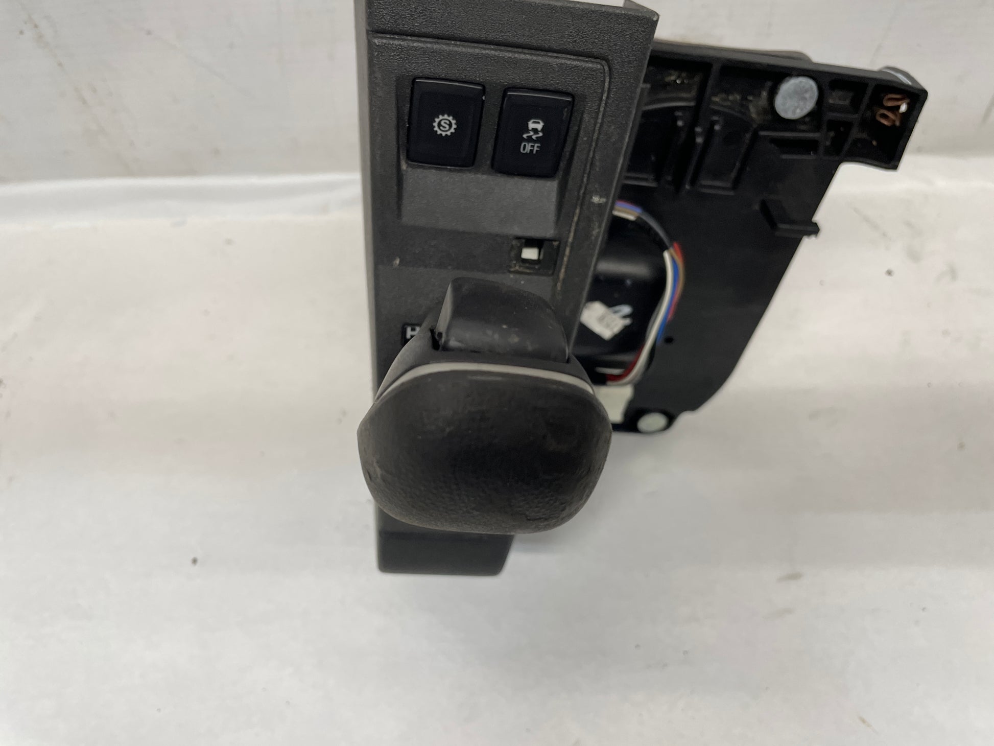 2013 Chevy Caprice PPV Automatic Transmission Shifter Gear Selector OEM - Day's Parts Yard