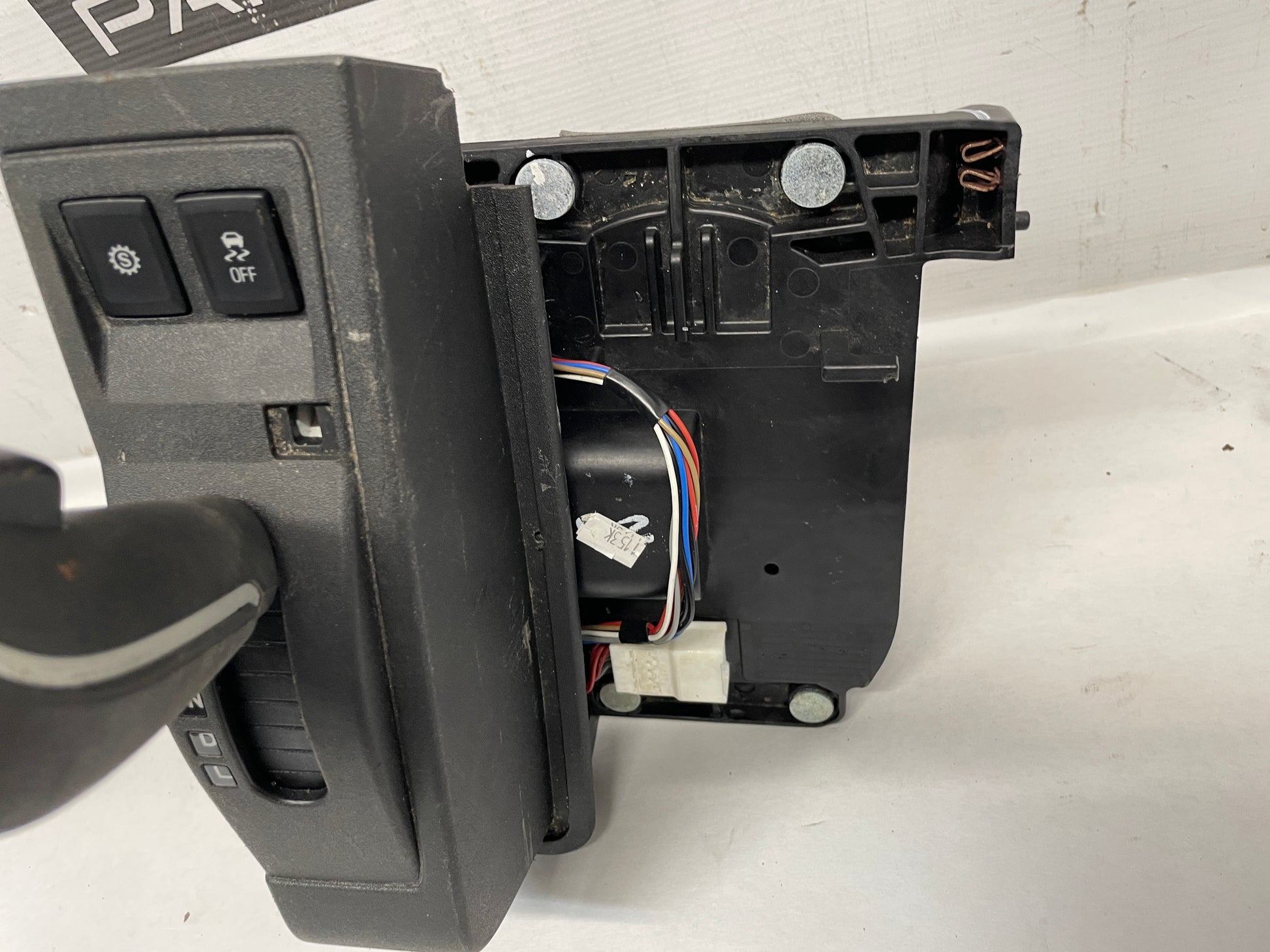 2013 Chevy Caprice PPV Automatic Transmission Shifter Gear Selector OEM - Day's Parts Yard