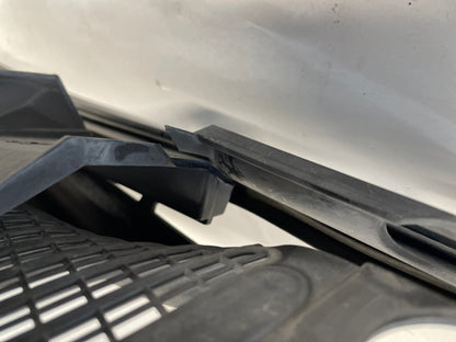 2005 Pontiac GTO Windshield Wiper Cowl & Windshield Wiper Arms OEM - Day's Parts Yard